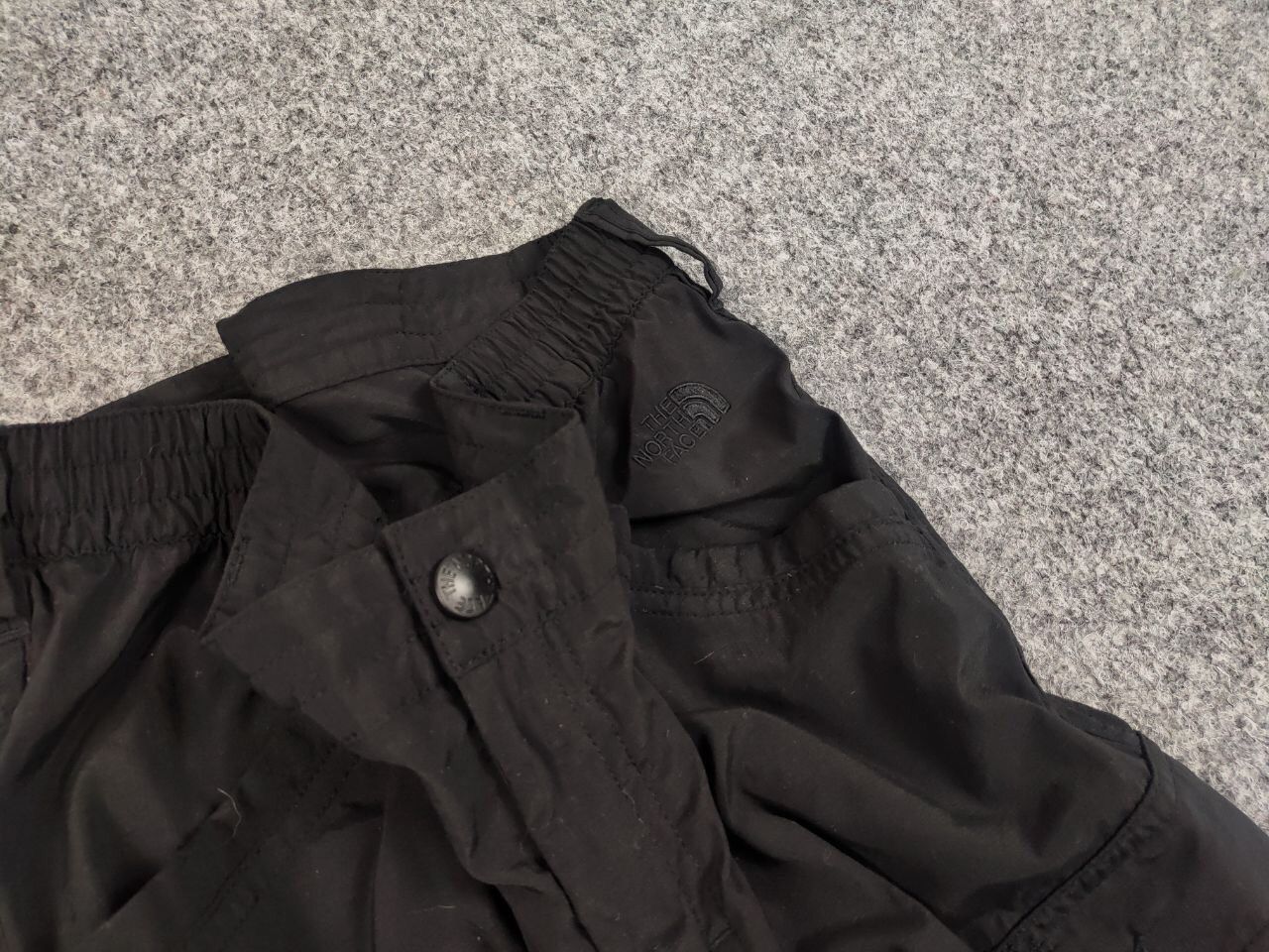 The North Face Vintage 90's The North Face Cargo Black Track Pants x Shorts Size US 32 / EU 48 - 9 Thumbnail