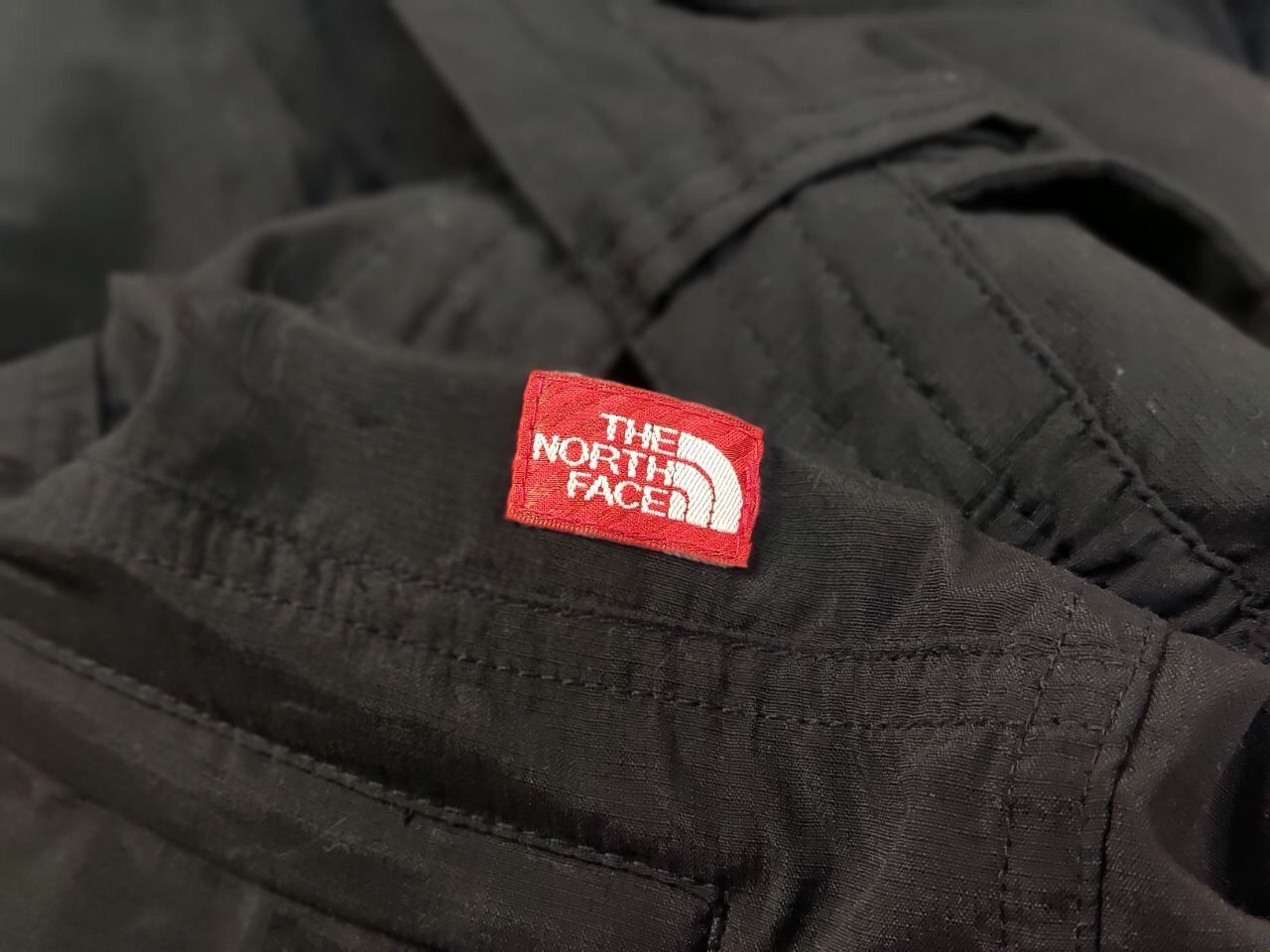 The North Face Vintage 90's The North Face Cargo Black Track Pants x Shorts Size US 32 / EU 48 - 17 Thumbnail