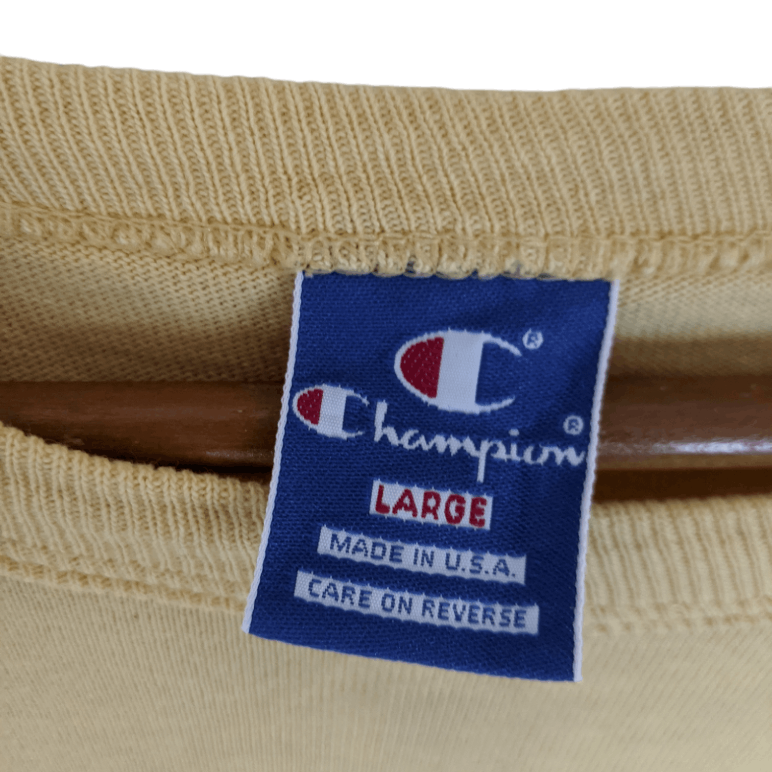 Champion Vintage 90's CHAMPION Yellow Single Stitches T-Shirt Size US L / EU 52-54 / 3 - 9 Thumbnail