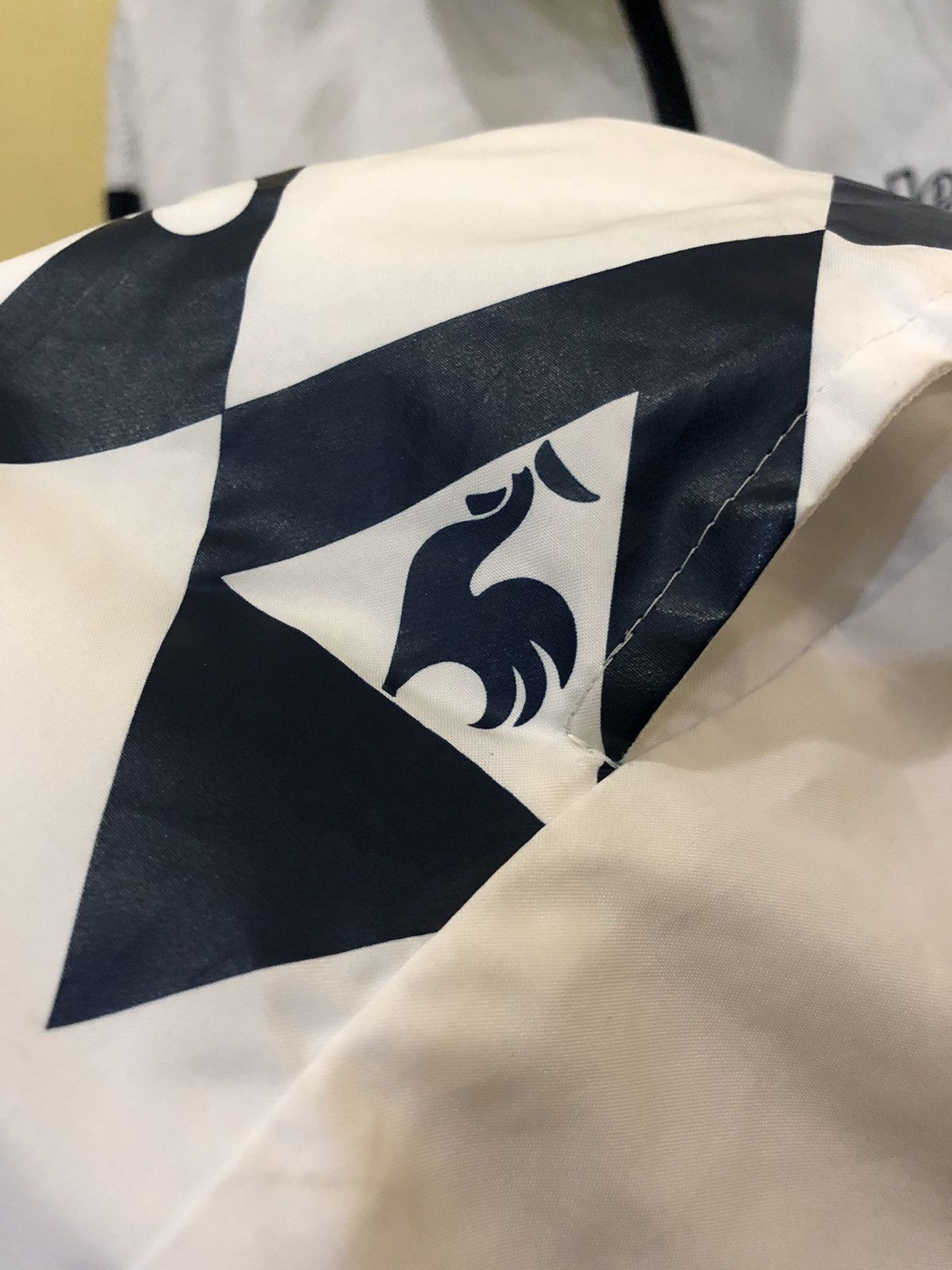 Le Coq Sportif × Vintage Vintage Le Coq Sportif Windbreaker big Ligo Size US M / EU 48-50 / 2 - 7 Thumbnail
