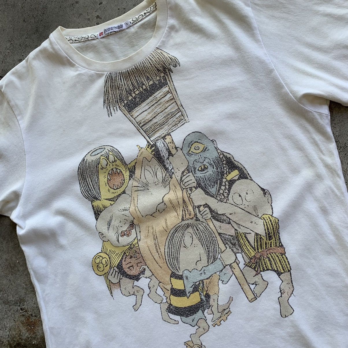 Japanese Brand Uniqlo anime japan white t-shirt tee Size US S / EU 44-46 / 1 - 2 Thumbnail