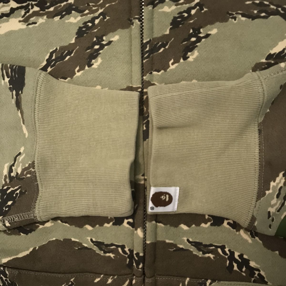 Bape BAPE EMBROIDERY Shark full zip hoodie desert camo Size US M / EU 48-50 / 2 - 6 Thumbnail