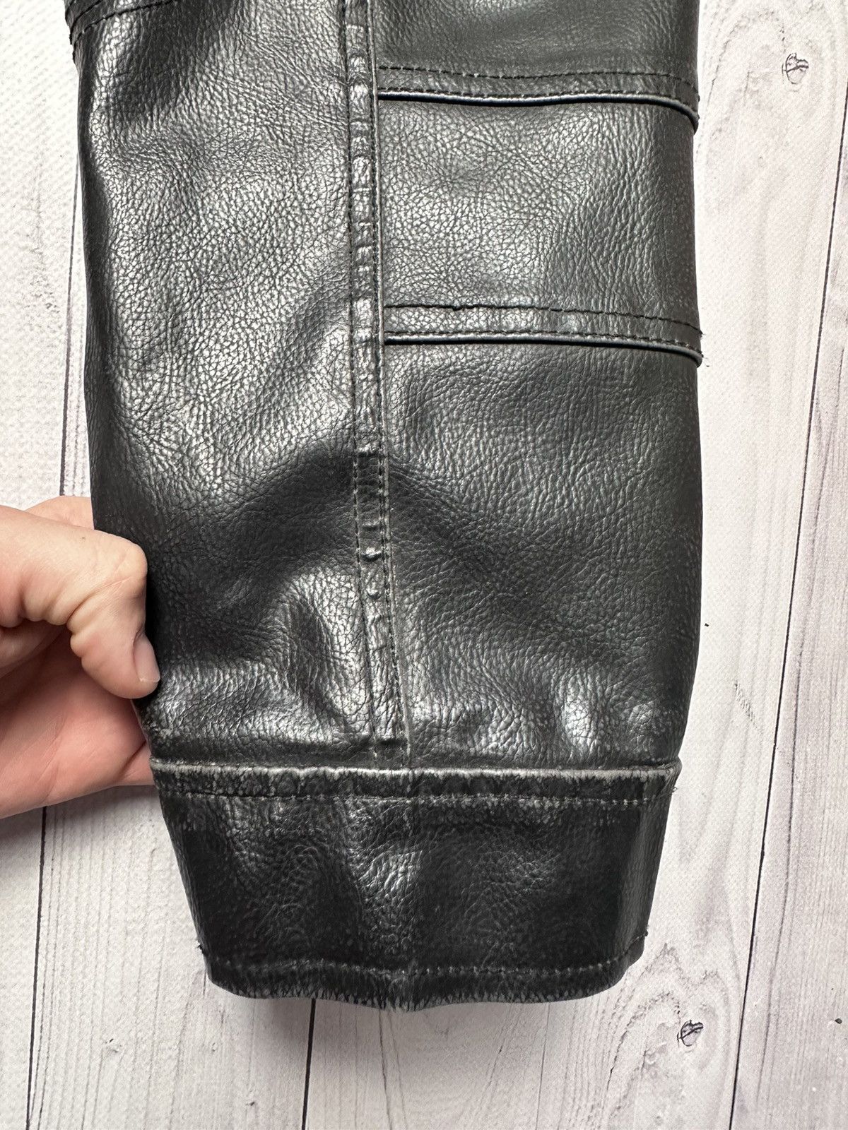 Guess × Vintage Vintage Guess leather jacket size L rare Size US L / EU 52-54 / 3 - 5 Thumbnail