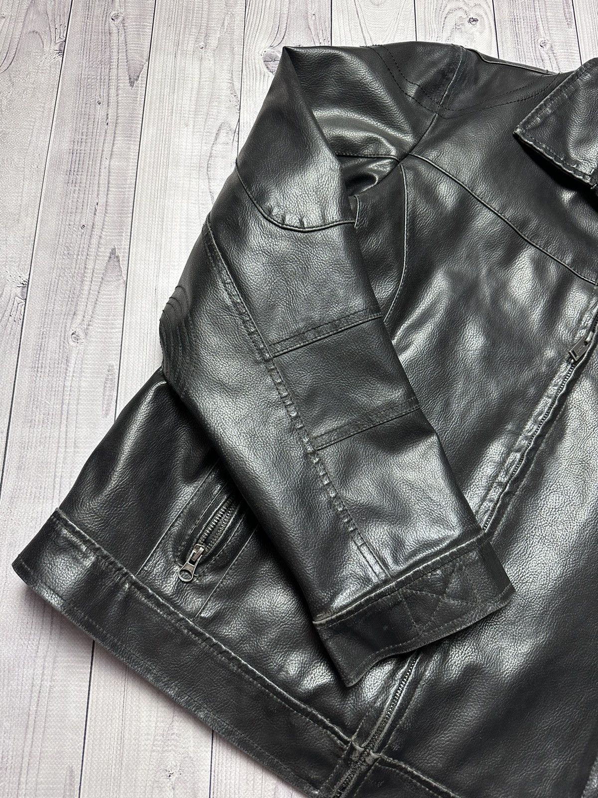Guess × Vintage Vintage Guess leather jacket size L rare Size US L / EU 52-54 / 3 - 3 Thumbnail