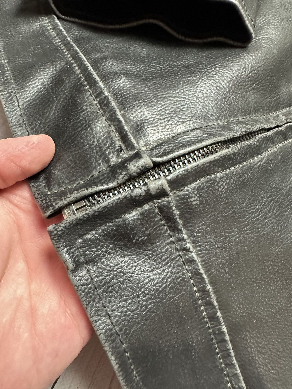 Guess × Vintage Vintage Guess leather jacket size L rare Size US L / EU 52-54 / 3 - 6 Thumbnail
