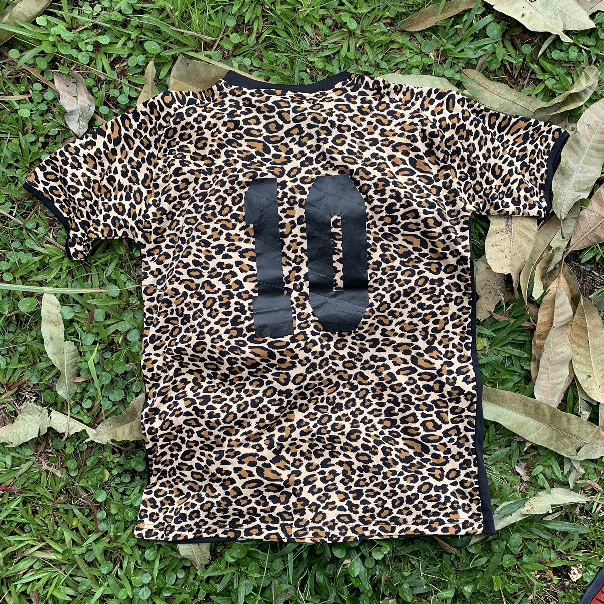 Other K pop style animals cheetah Size US L / EU 52-54 / 3 - 2 Thumbnail