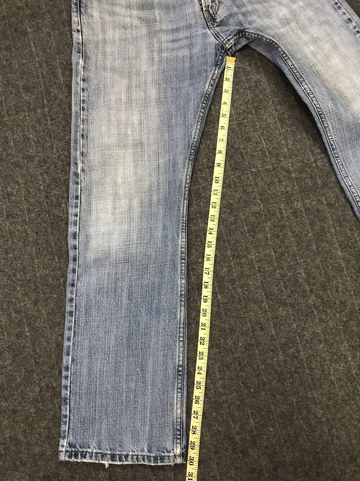 Levi's Vintage Clothing × Vintage Vintage Levi’s Distressed Denim Jeans Size US 33 - 21 Thumbnail