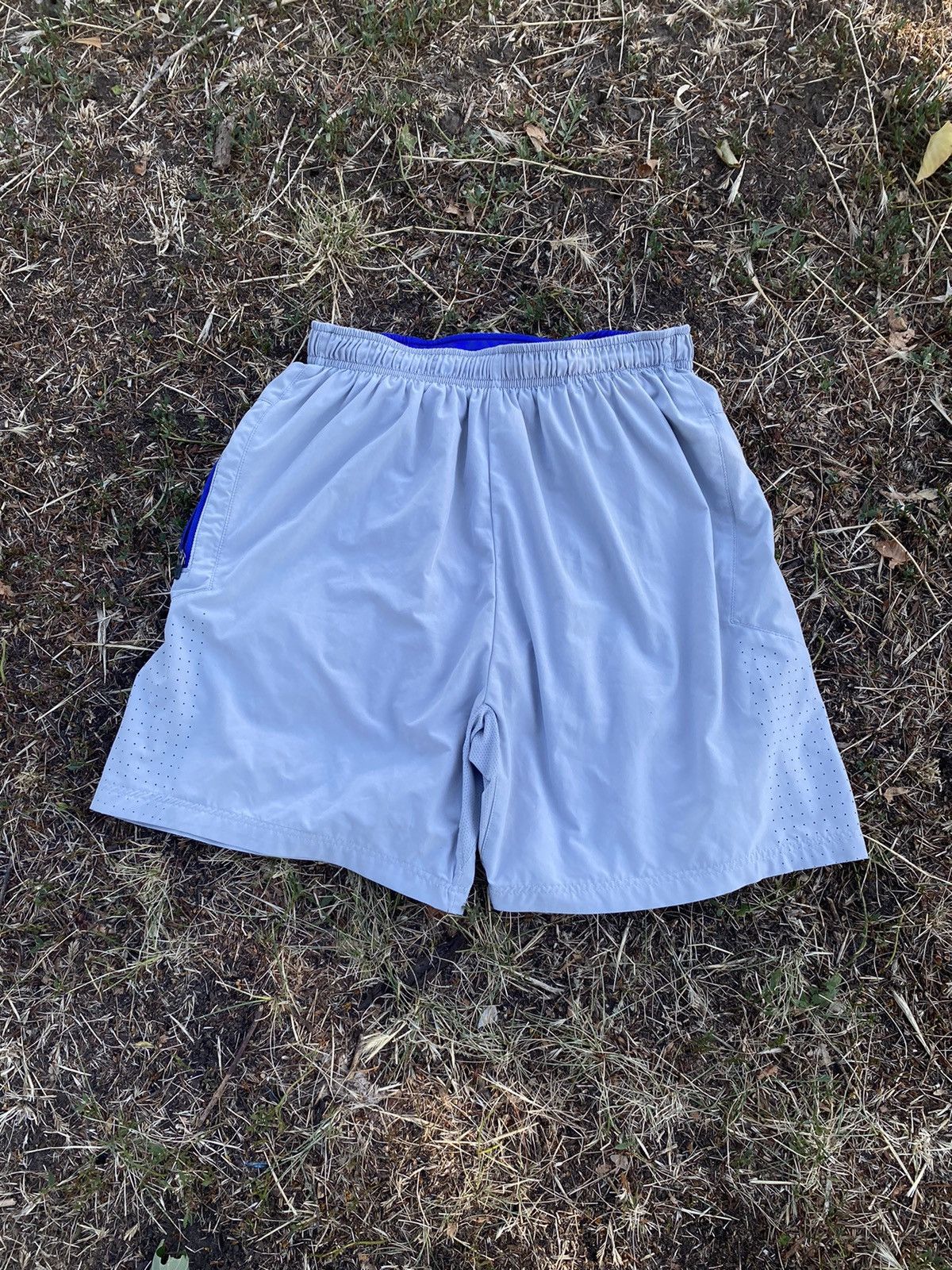 Nike Vintage Nike shorts streetwear swoosh casual y2k size S Size US 30 / EU 46 - 1 Thumbnail