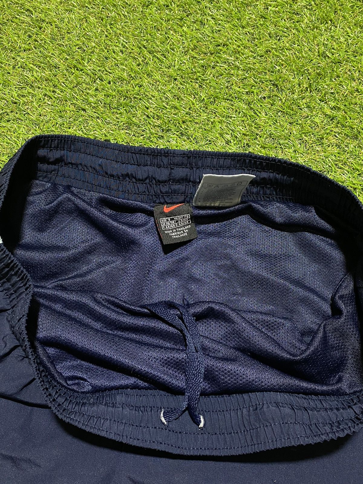 Nike Vintage Nike shorts streetwear swoosh casual y2k size S Size US 30 / EU 46 - 4 Thumbnail