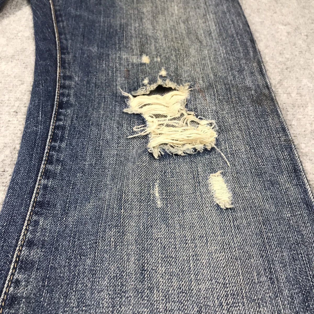 Japanese Brand FLARED JEANS ABERCROMBIE AND FITCH DISTRESSED BAGGY PANTS Size US 32 / EU 48 - 4 Thumbnail
