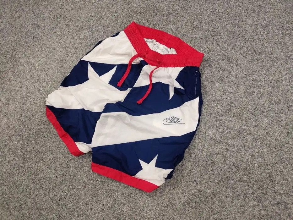 Nike Vintage Nike Logo Nylon Casual Shorts Y2K Style Size US 30 / EU 46 - 4 Thumbnail