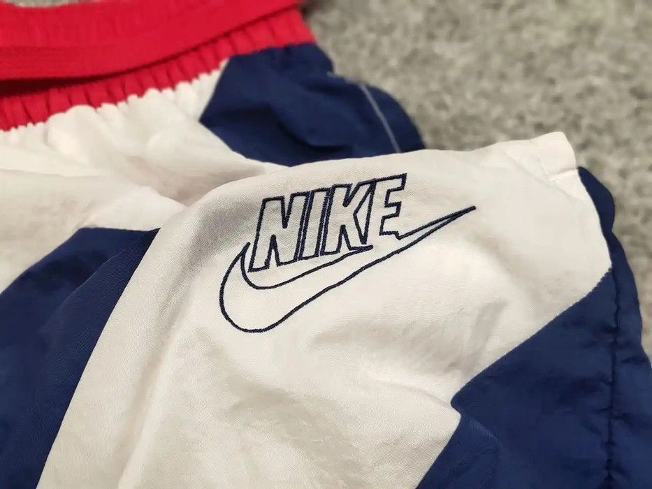 Nike Vintage Nike Logo Nylon Casual Shorts Y2K Style Size US 30 / EU 46 - 8 Thumbnail