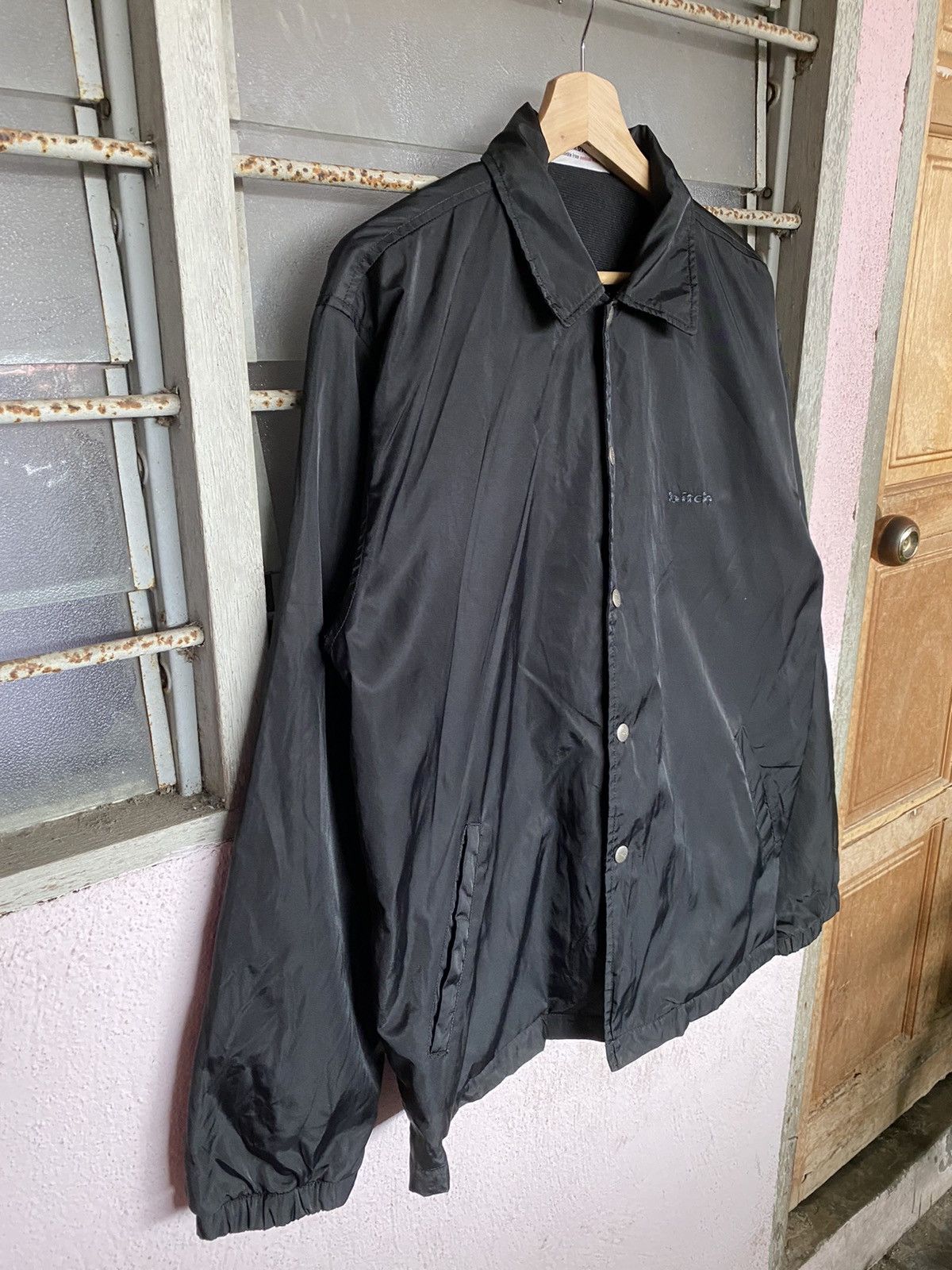 Girl Skateboards × Welcome Skateboards ⚡️Steals⚡️ Vintage Bitch Spellout Coach Jacket Size US L / EU 52-54 / 3 - 2 Thumbnail