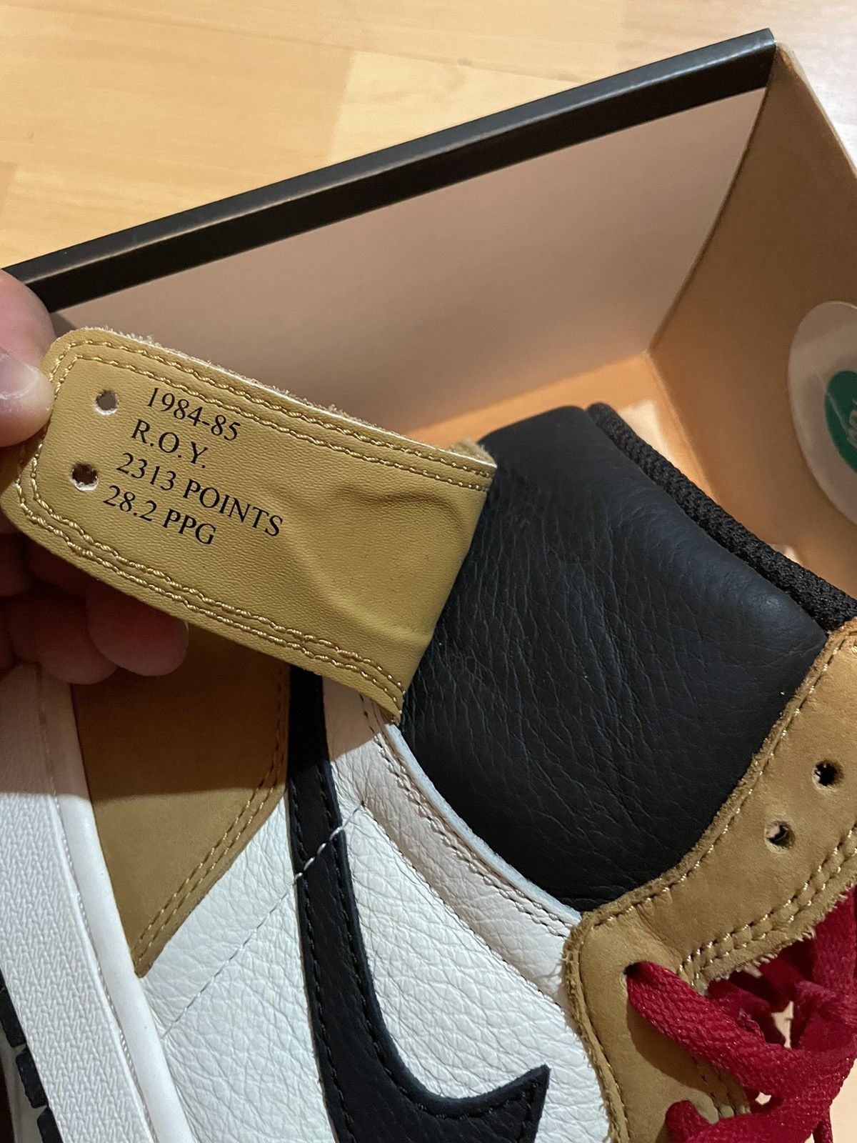 Jordan Brand Jordan 1 rookie of the year Size US 10.5 / EU 43-44 - 6 Thumbnail