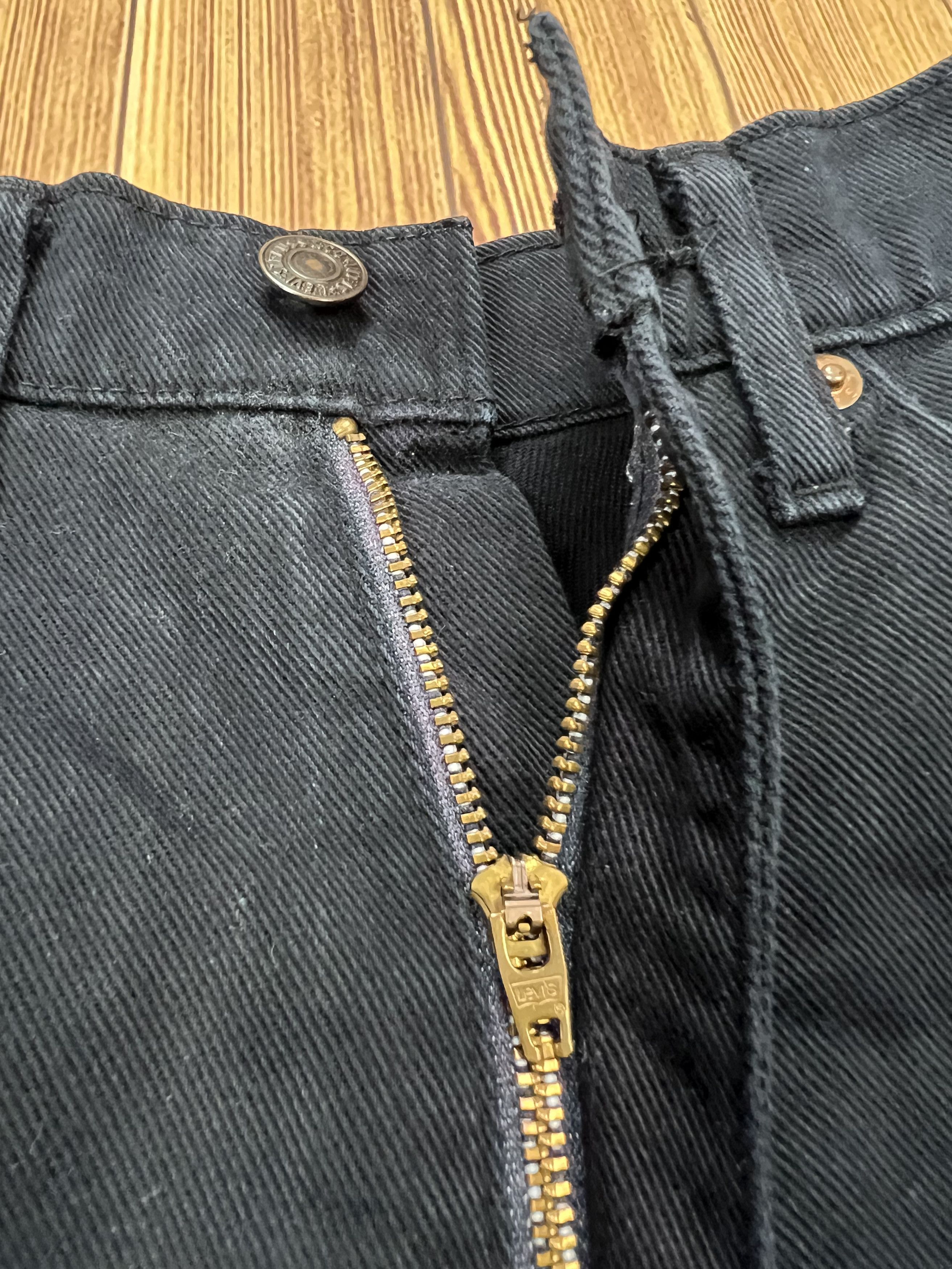 Levi's × Vintage Distressed Levi's 517 bootcut Jeans Size US 27 - 4 Thumbnail