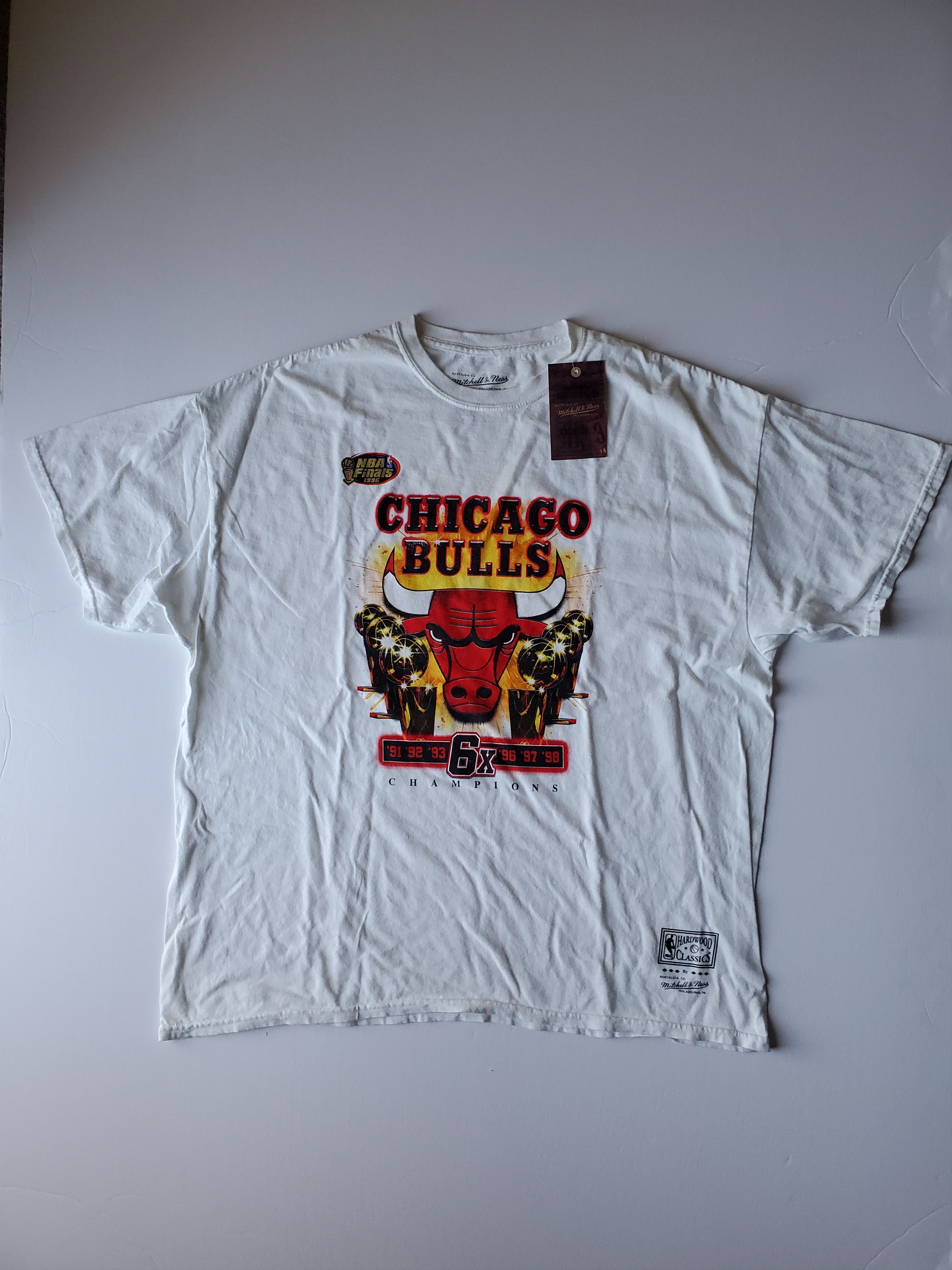 Mitchell & Ness × NBA × Vintage NWT Chicago Bull Mitchell & Ness Vintage T-Shirt XL Size US XL / EU 56 / 4 - 2 Thumbnail
