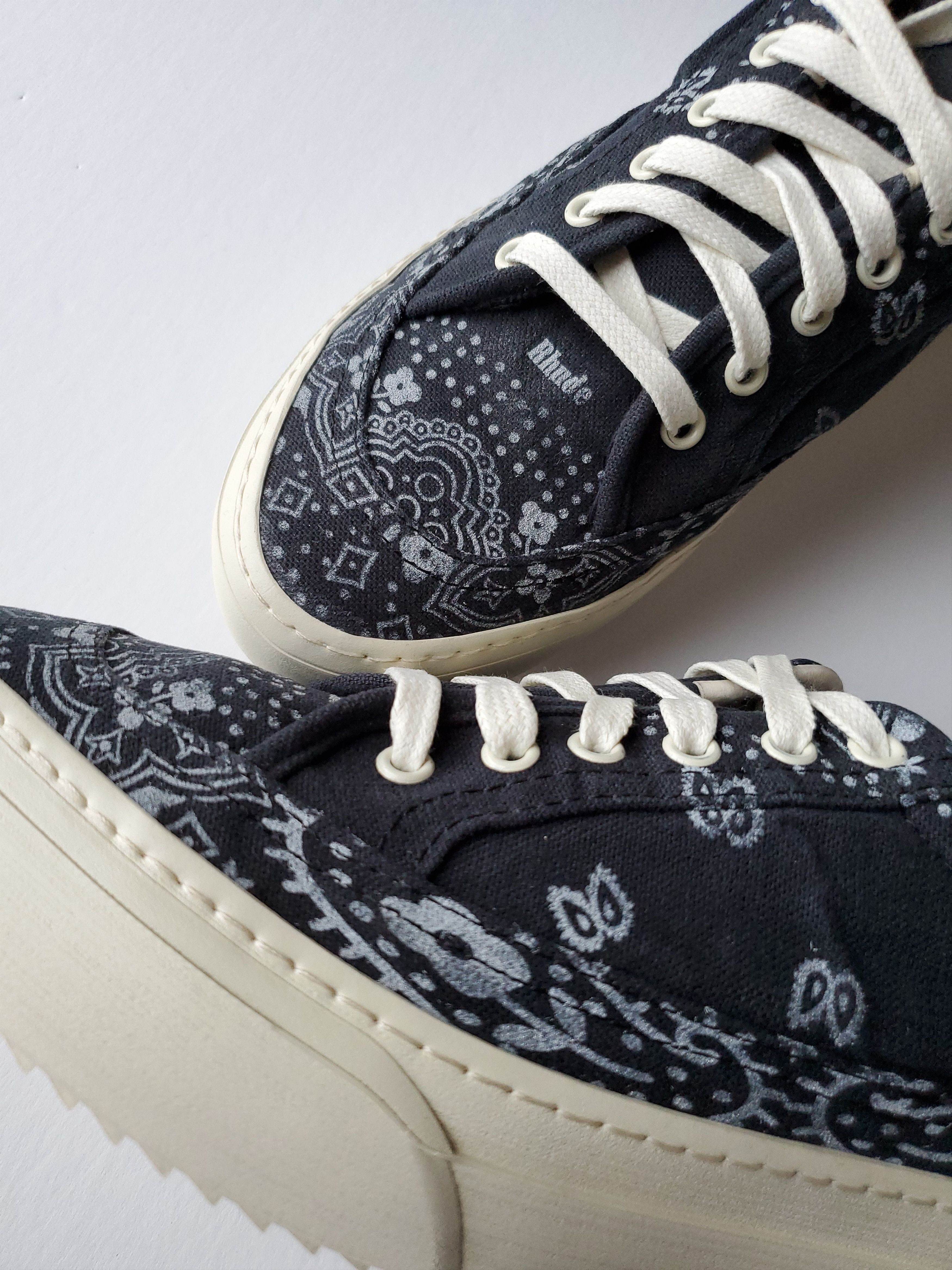 Rhude NEW Rhude Bandana V2 Sz 9 Paisley Black Size US 9 / EU 42 - 2 Thumbnail