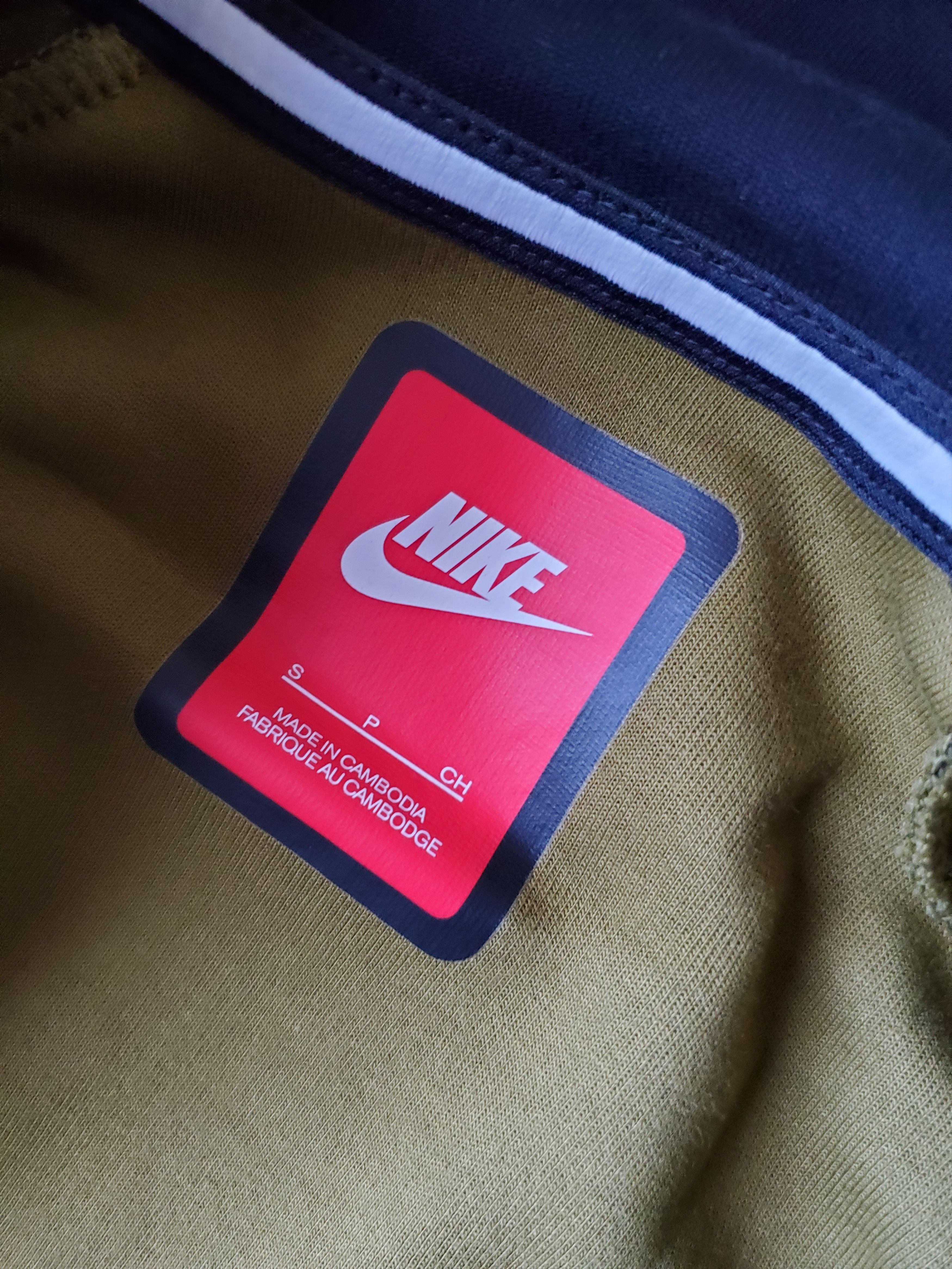 Nike NEW Nike Tech Fleece Camo Windrunner Small Olive 835866-3473 Size US S / EU 44-46 / 1 - 5 Thumbnail
