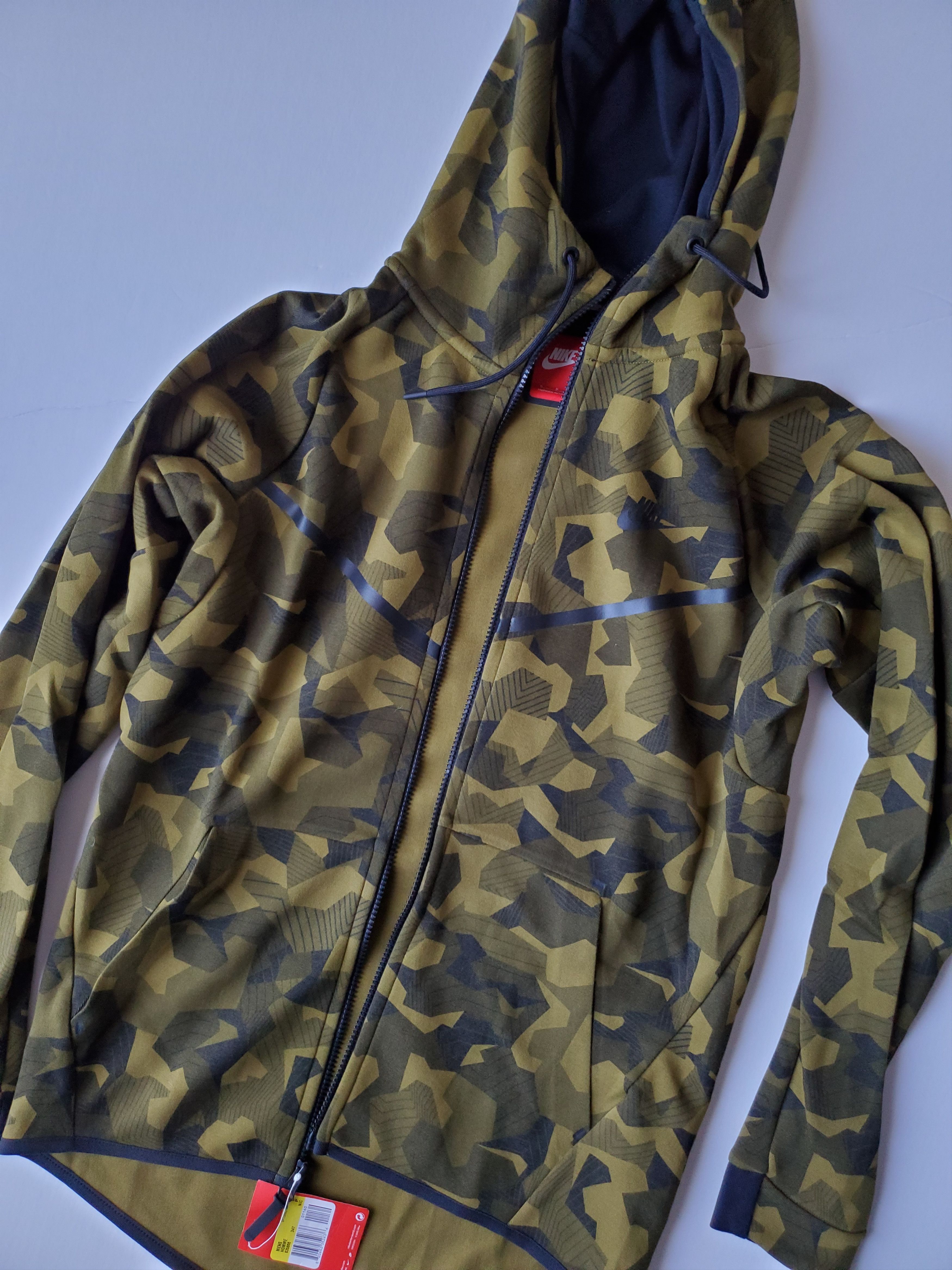 Nike NEW Nike Tech Fleece Camo Windrunner Small Olive 835866-3473 Size US S / EU 44-46 / 1 - 6 Thumbnail