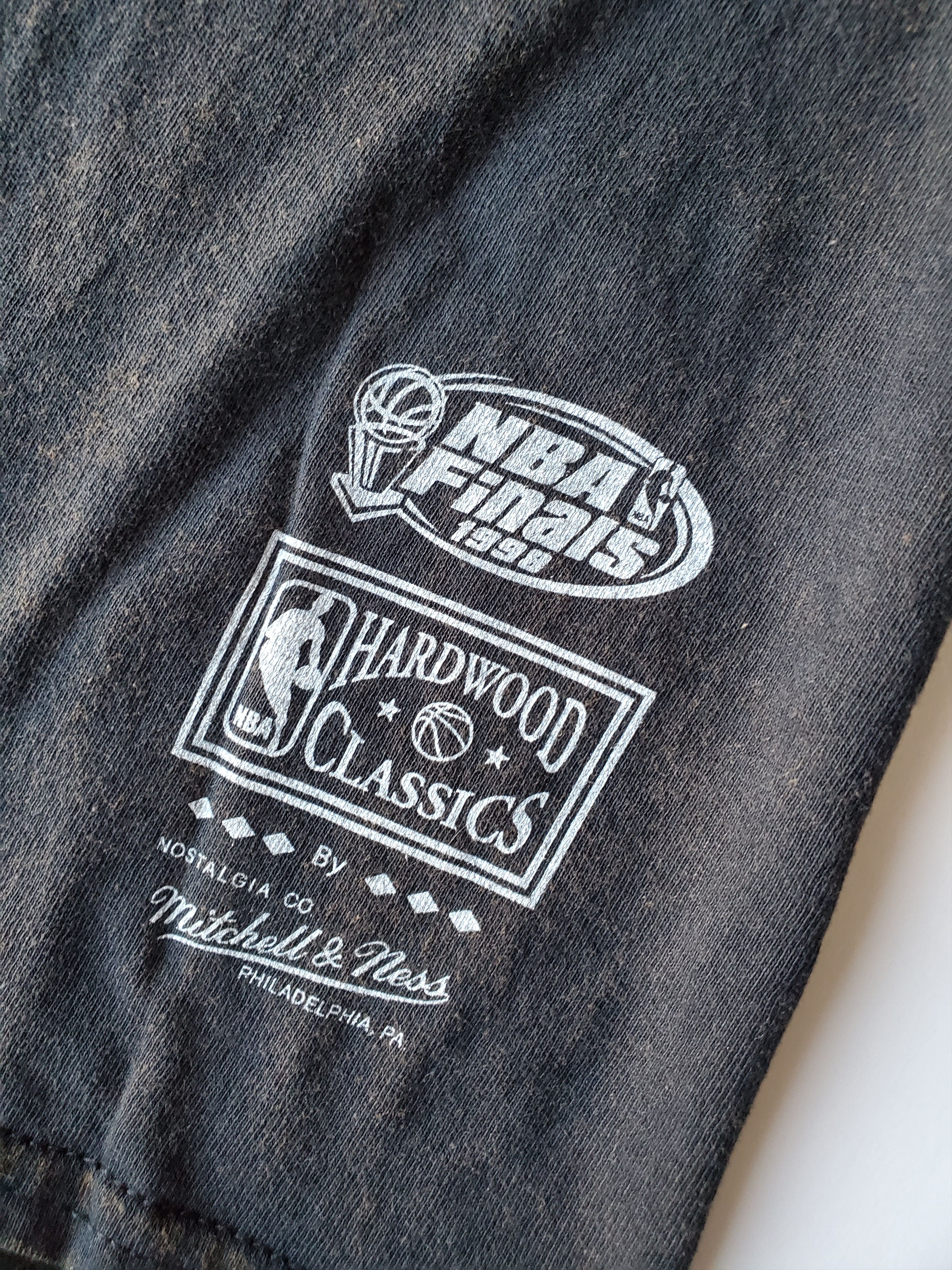 Mitchell & Ness × NBA NWT Mitchell & Ness NBA Chicago Bulls Vintage Tee XL Size US XL / EU 56 / 4 - 4 Thumbnail