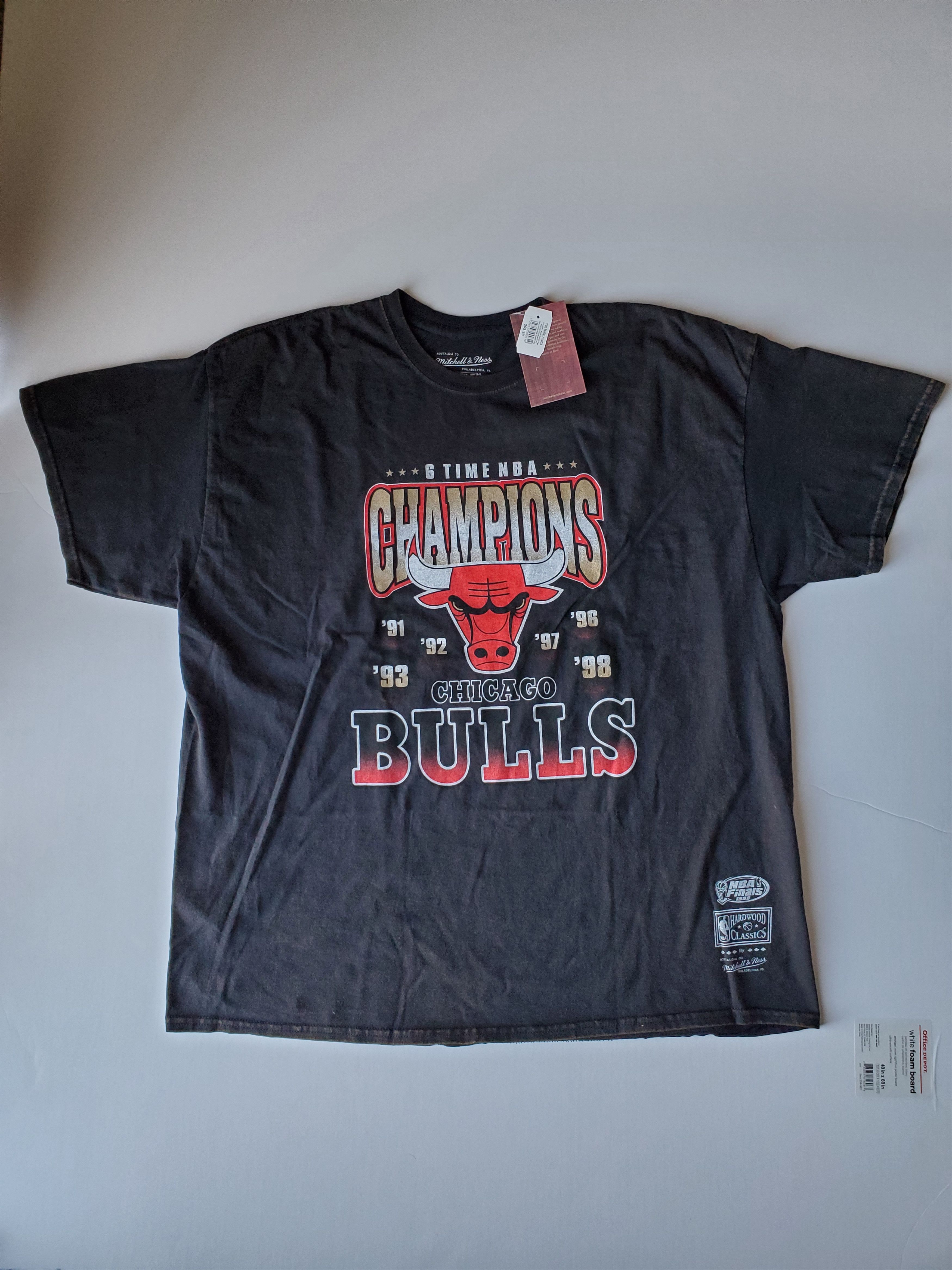 Mitchell & Ness × NBA NWT Mitchell & Ness NBA Chicago Bulls Vintage Tee XL Size US XL / EU 56 / 4 - 2 Thumbnail