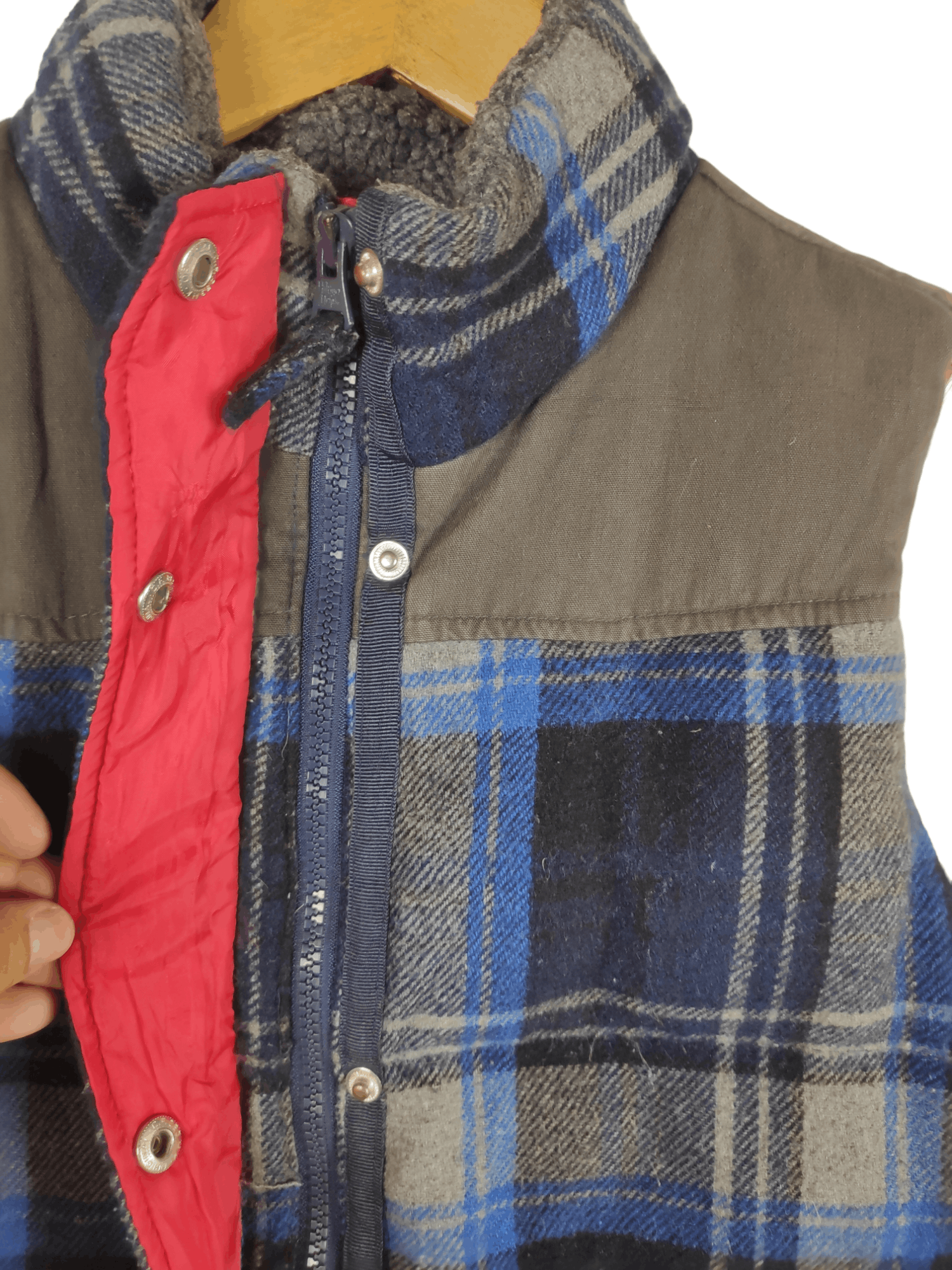 Other Vintage Tommy Hilfiger Checkers Down Puffer Vest Jacket Size US S / EU 44-46 / 1 - 2 Thumbnail