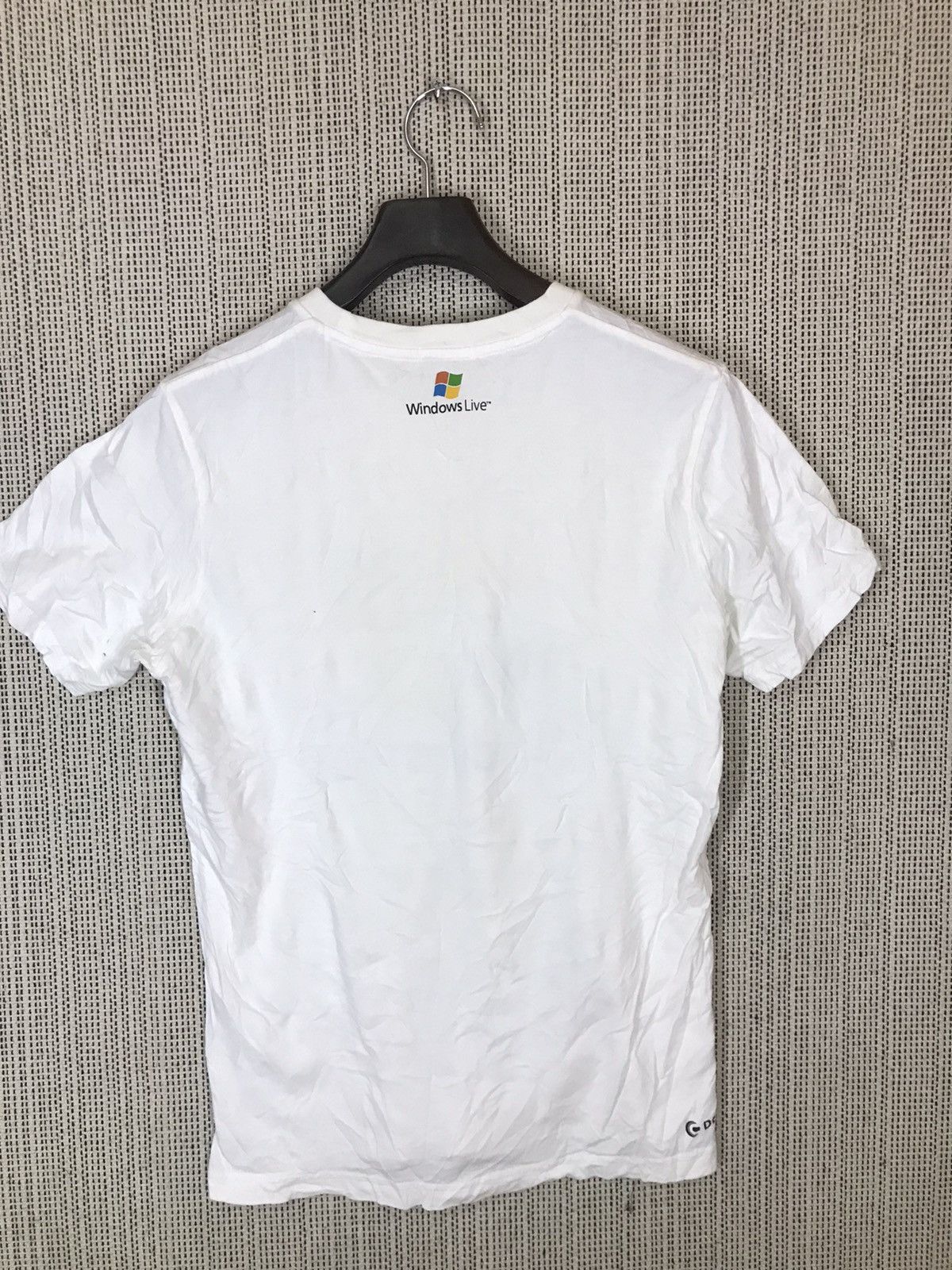 Microsoft × Uniqlo ‼️MICROSOFT WINDOWS LIVE TSHIRT BY UNIQLO ‼️ Size US L / EU 52-54 / 3 - 2 Thumbnail