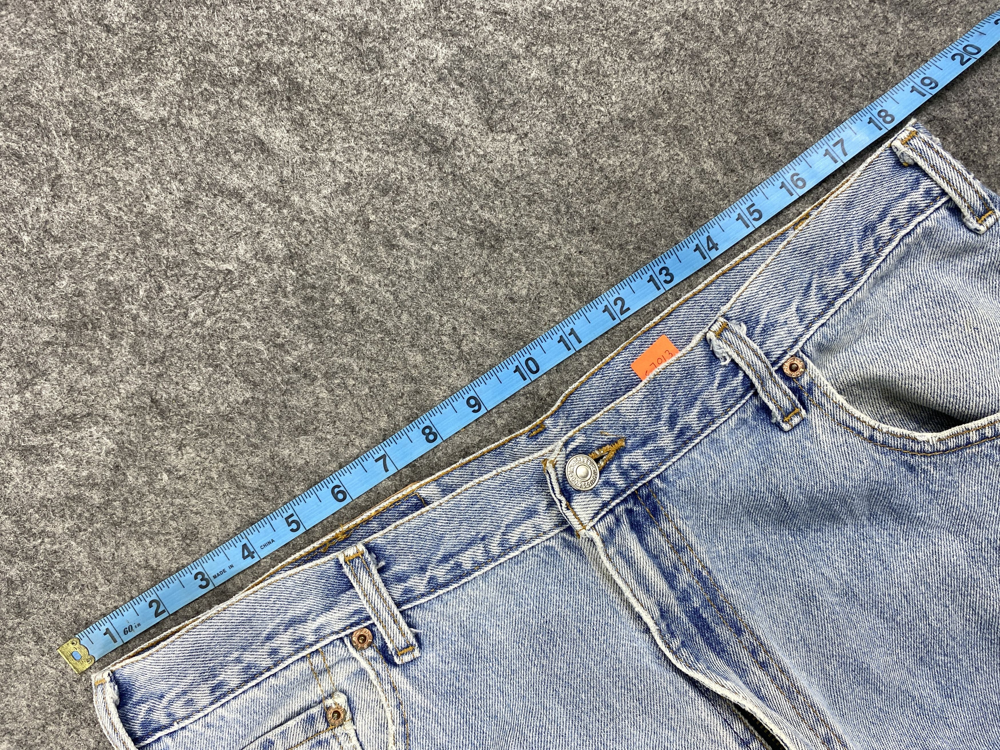 Levi's Mid Blue Vintage Levi's 560 Jeans 37x32.5 Denim -SJ013 Size US 37 - 5 Thumbnail