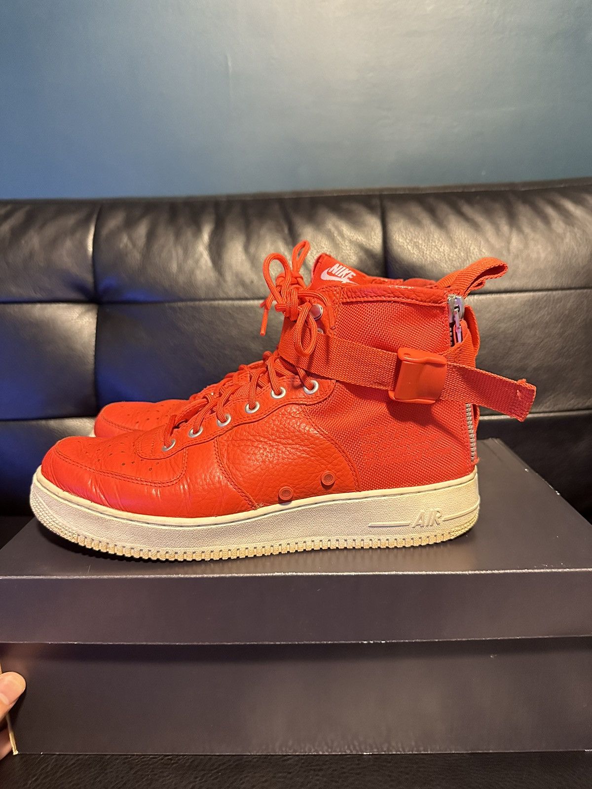 Nike Nike SF Air Force 1 Mid 'Team Orange Size US 11 / EU 44 - 4 Thumbnail