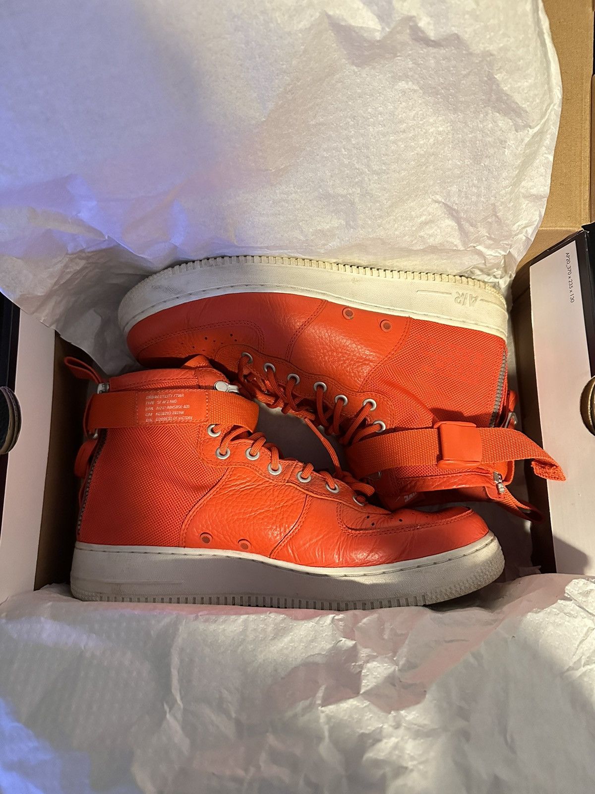 Nike Nike SF Air Force 1 Mid 'Team Orange Size US 11 / EU 44 - 2 Thumbnail