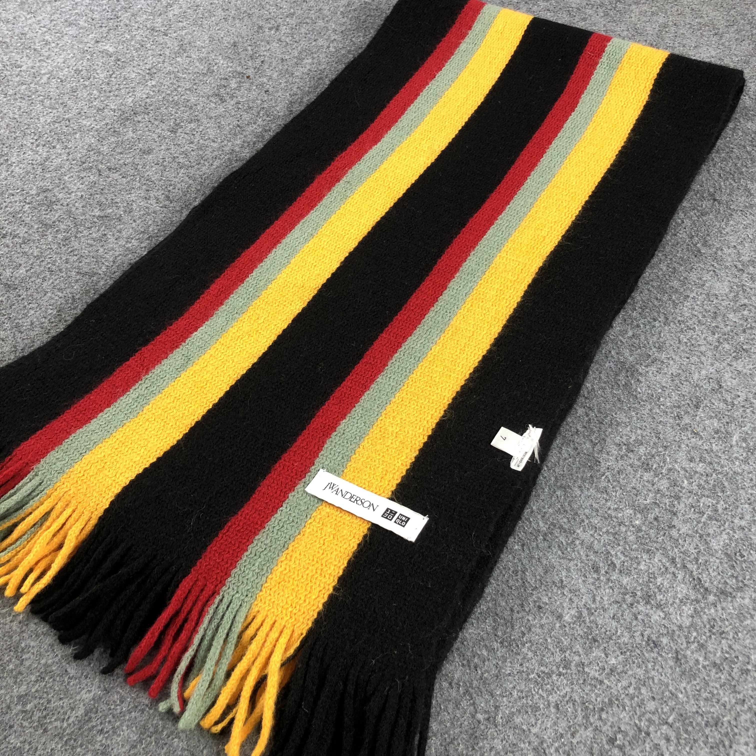 JW Anderson × Uniqlo Uniqlo X J. W Anderson Scarf Muffler Wool V615 Size ONE SIZE - 3 Thumbnail