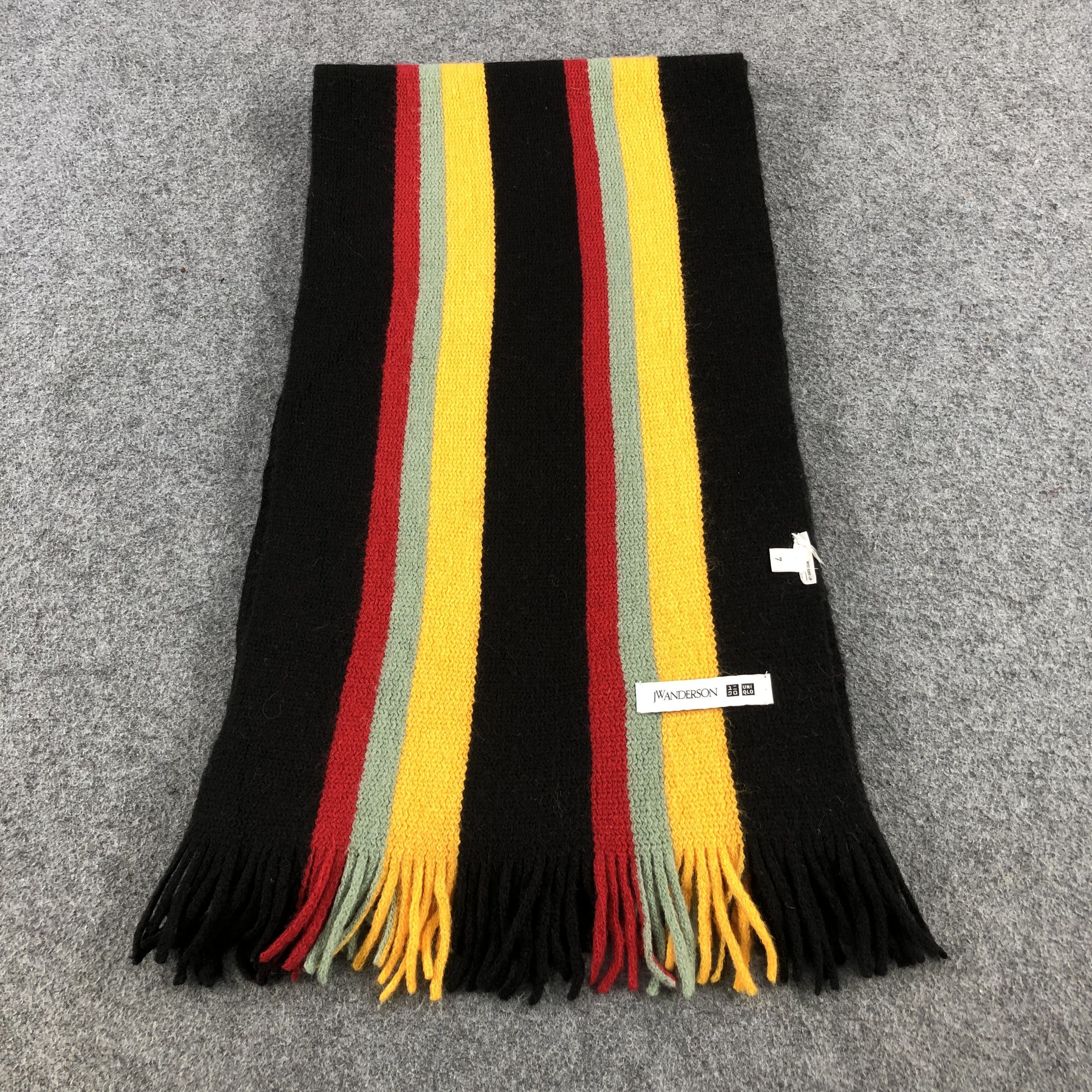 JW Anderson × Uniqlo Uniqlo X J. W Anderson Scarf Muffler Wool V615 Size ONE SIZE - 2 Thumbnail