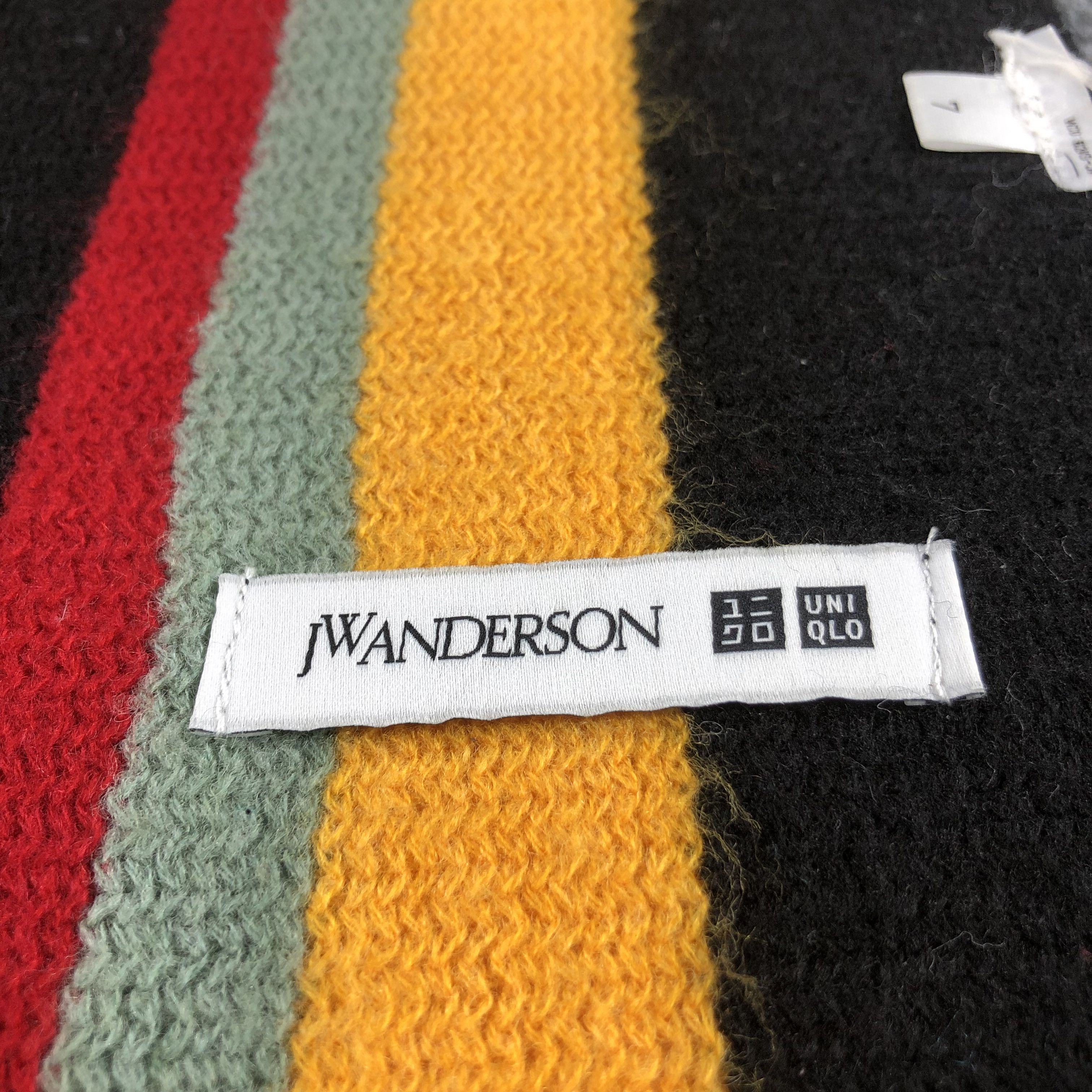 JW Anderson × Uniqlo Uniqlo X J. W Anderson Scarf Muffler Wool V615 Size ONE SIZE - 4 Thumbnail