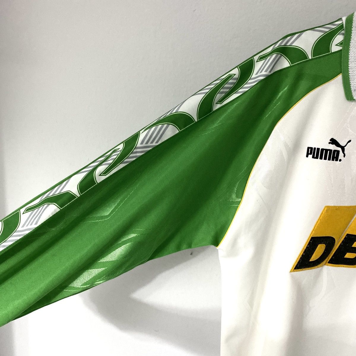 Puma × Vintage 1995 1996 Werder Bremen Puma Vintage Home Soccer Long Jersey Size US M / EU 48-50 / 2 - 6 Thumbnail
