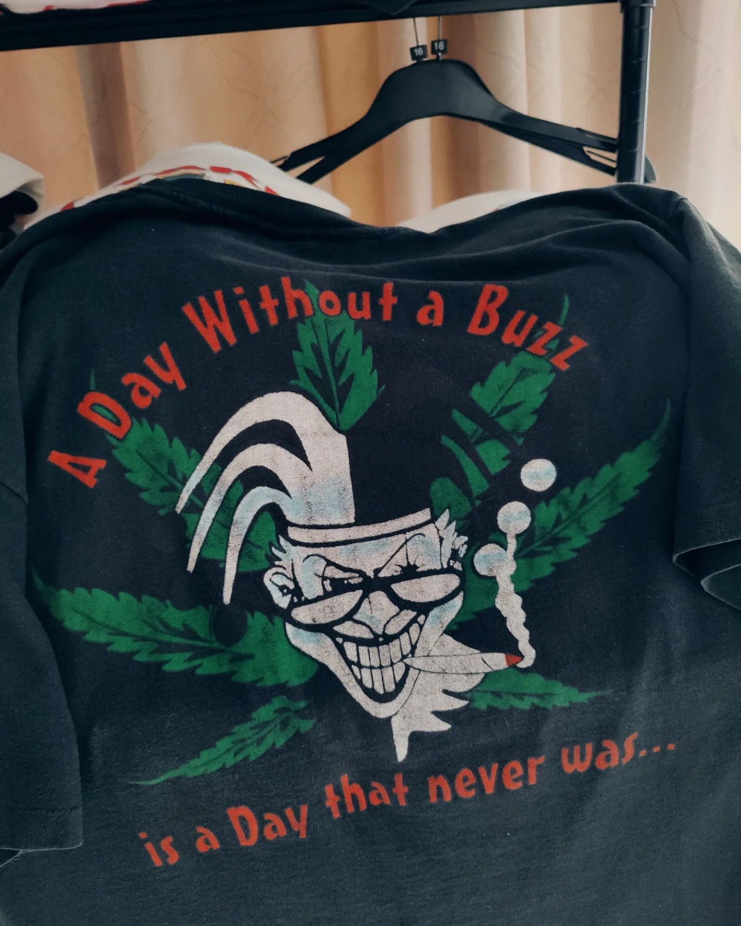 Hanes × Vintage vintage90s - A Day Without a Buzz is a Day that never was... Size US XL / EU 56 / 4 - 1 Thumbnail