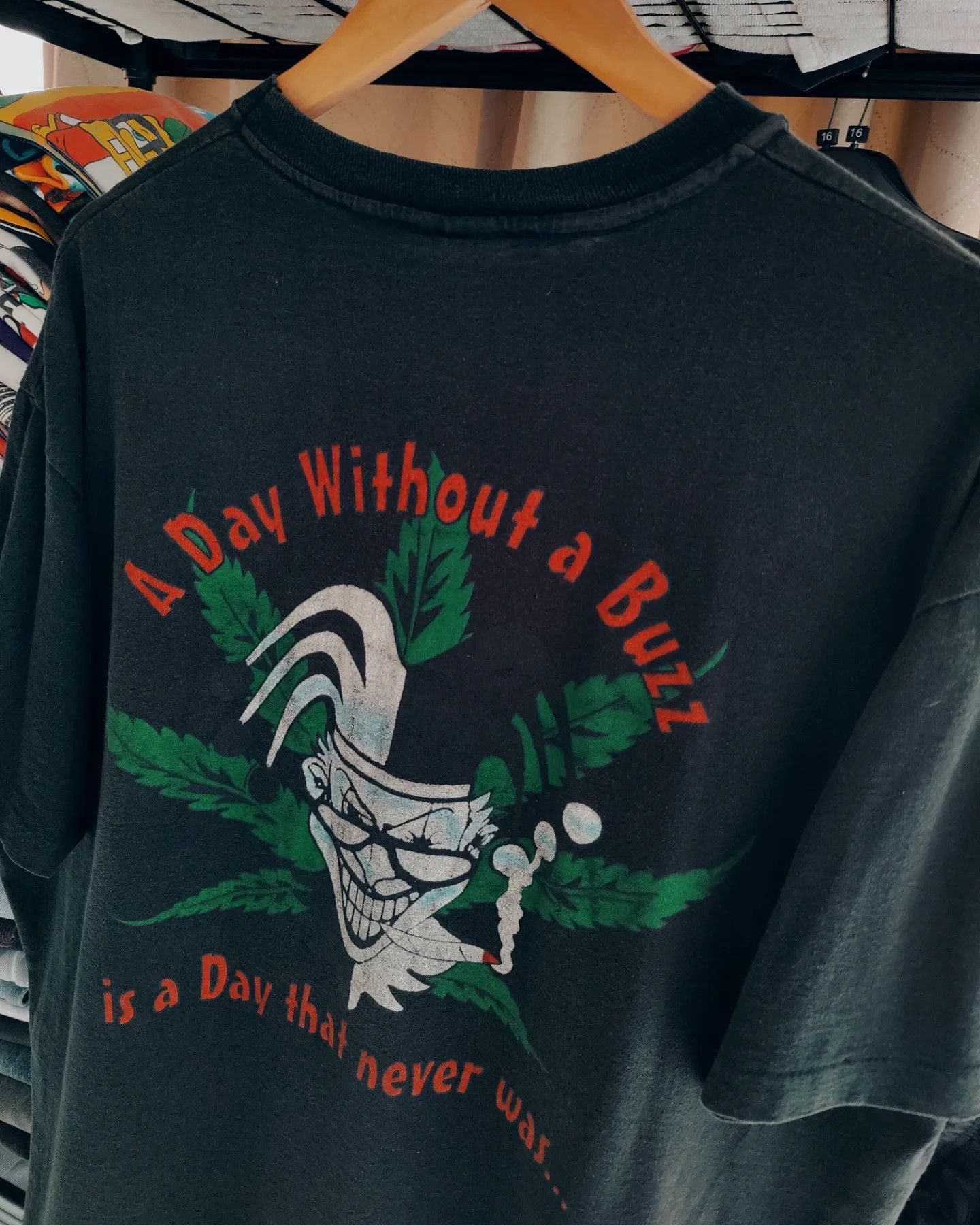 Hanes × Vintage vintage90s - A Day Without a Buzz is a Day that never was... Size US XL / EU 56 / 4 - 6 Thumbnail