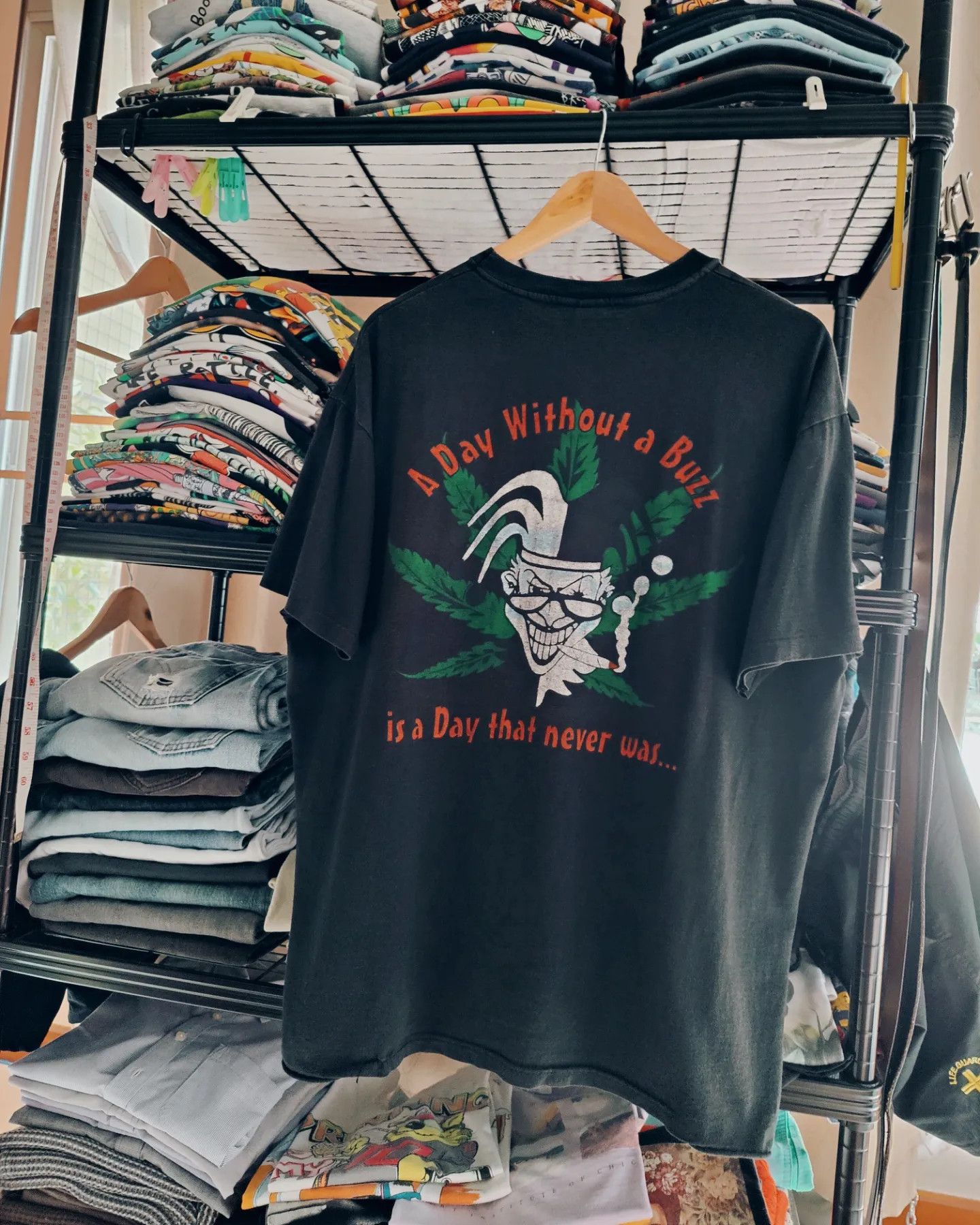 Hanes × Vintage vintage90s - A Day Without a Buzz is a Day that never was... Size US XL / EU 56 / 4 - 7 Thumbnail