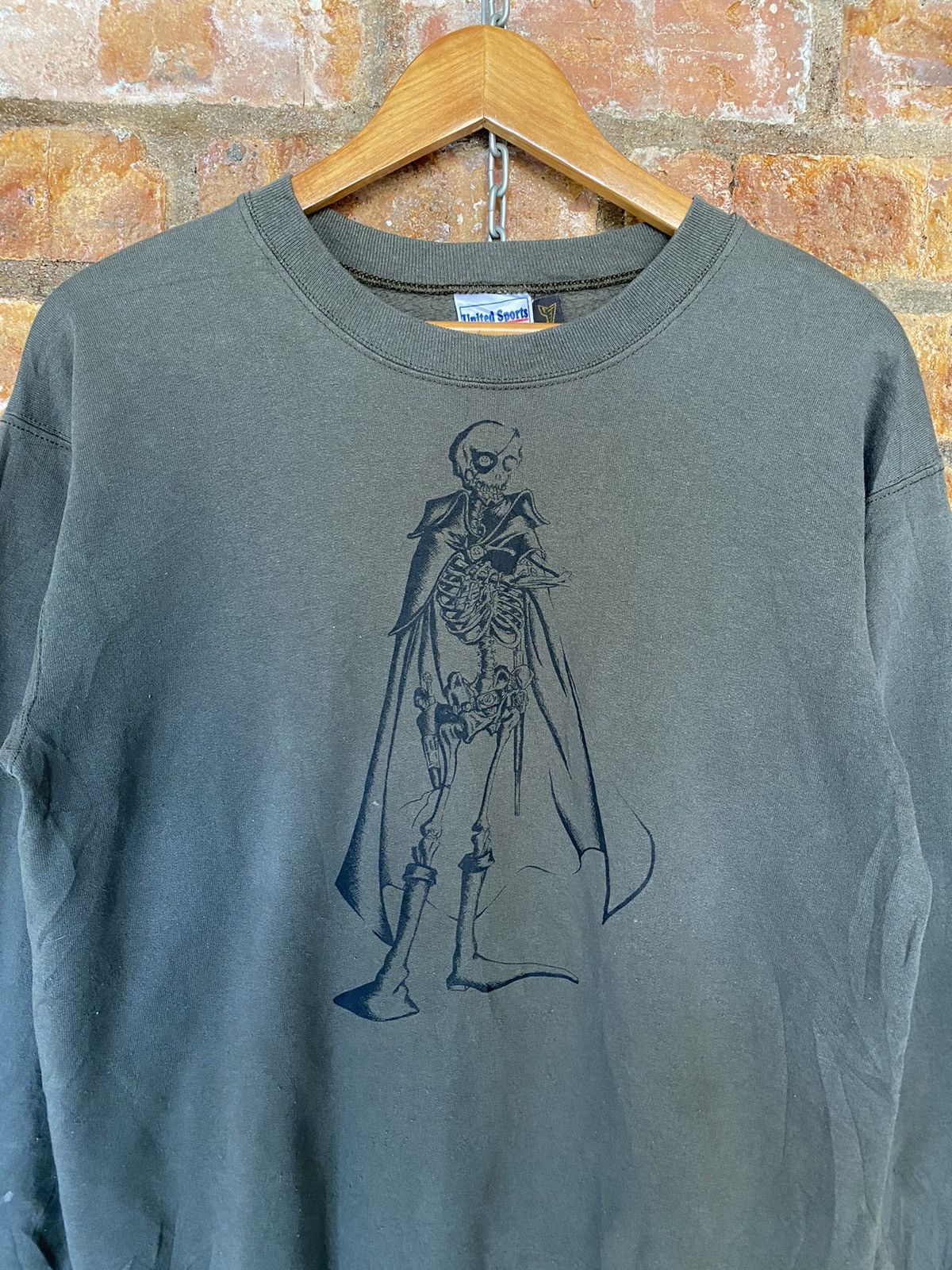 20471120 1999 hyoma pirates zombie Size US M / EU 48-50 / 2 - 3 Thumbnail