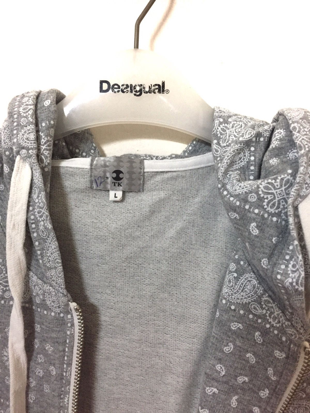 Japanese Brand × Takeo Kikuchi Japannes Brand Takeo Kikuchi Bandana Paisley All Over Hoodie Size US L / EU 52-54 / 3 - 6 Thumbnail