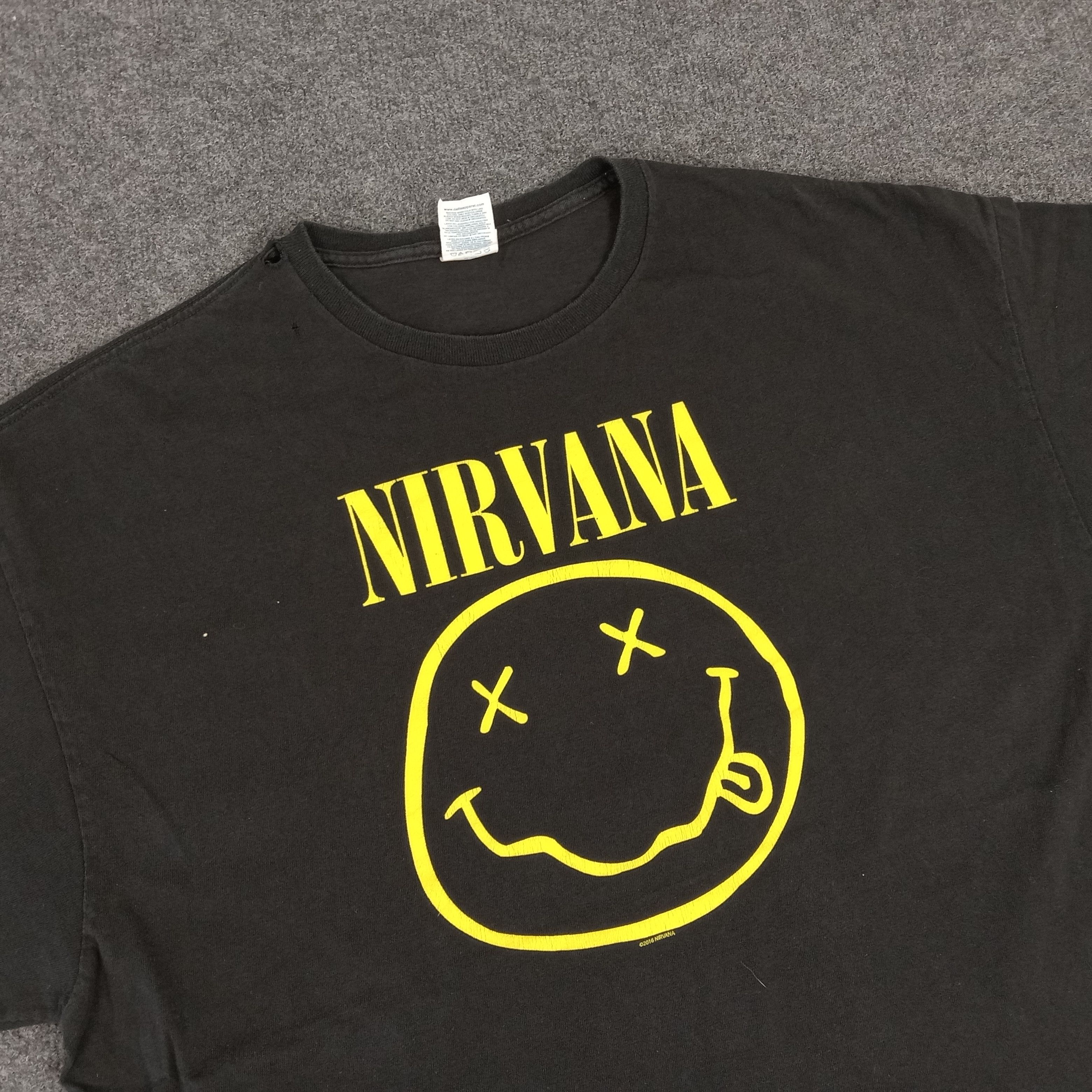 Band Tees × Nirvana × Vintage Nirvana American Rock Band Tour Tshirt Size US XXL / EU 58 / 5 - 2 Thumbnail