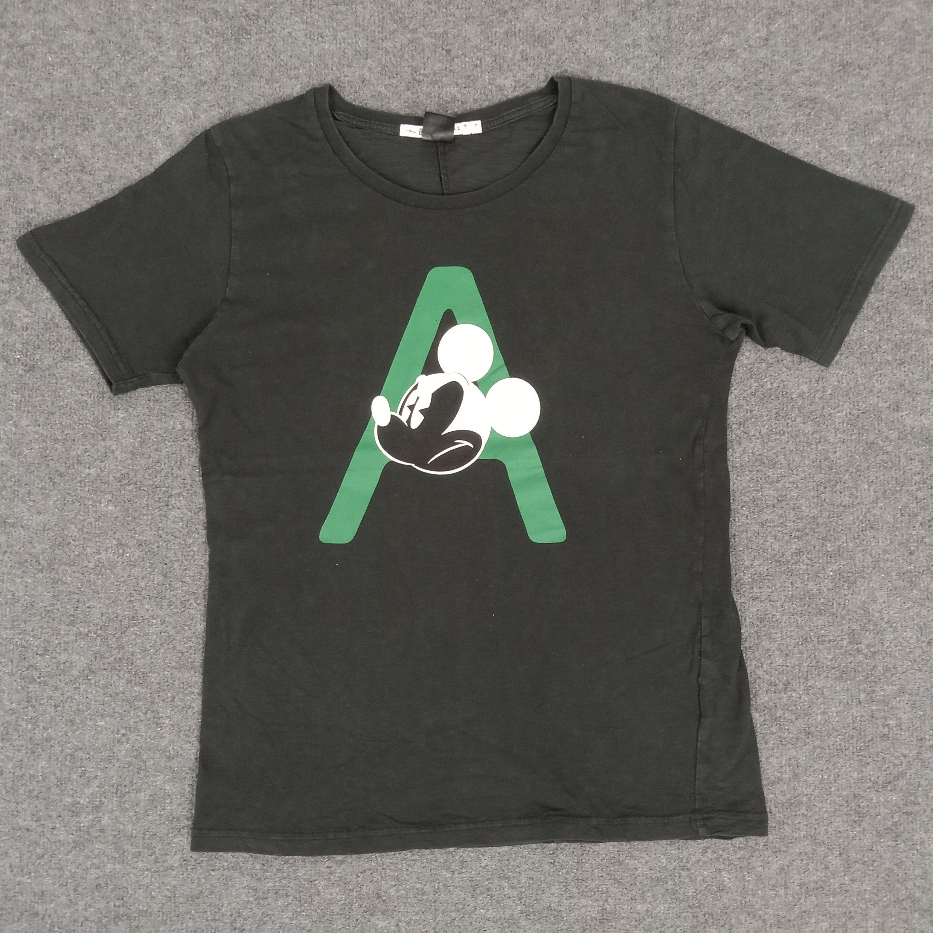 Disney Uniqlo Undercover X Disney Japanese Brand Tshirt Size US M / EU 48-50 / 2 - 1 Thumbnail