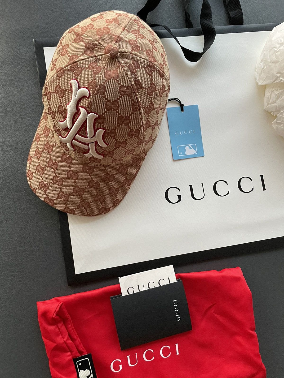 Gucci × MLB Super Runway Limited Edition Gucci x LA Dodgers GG Logo Hat Size ONE SIZE - 17 Thumbnail