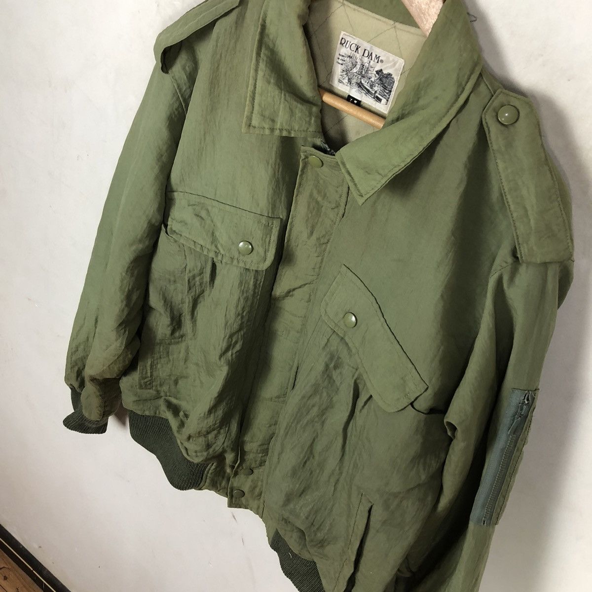 Japanese Brand VINTAGE MILITARY RUCK DAM BOMBER JACKET Size US L / EU 52-54 / 3 - 4 Thumbnail