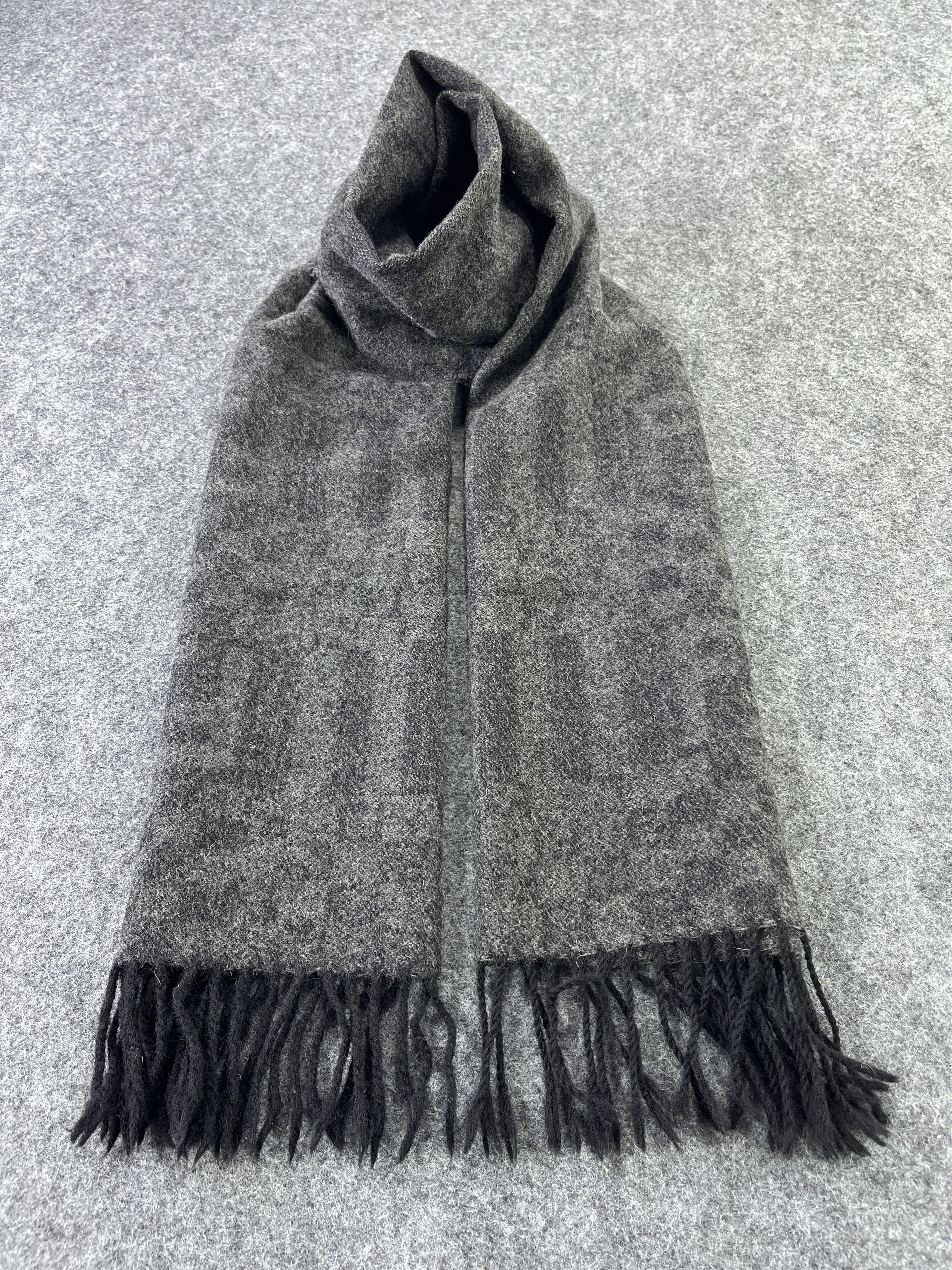 image of Vintage Wool Fendi Scarves / Muffler / Neckwear T036, Women's