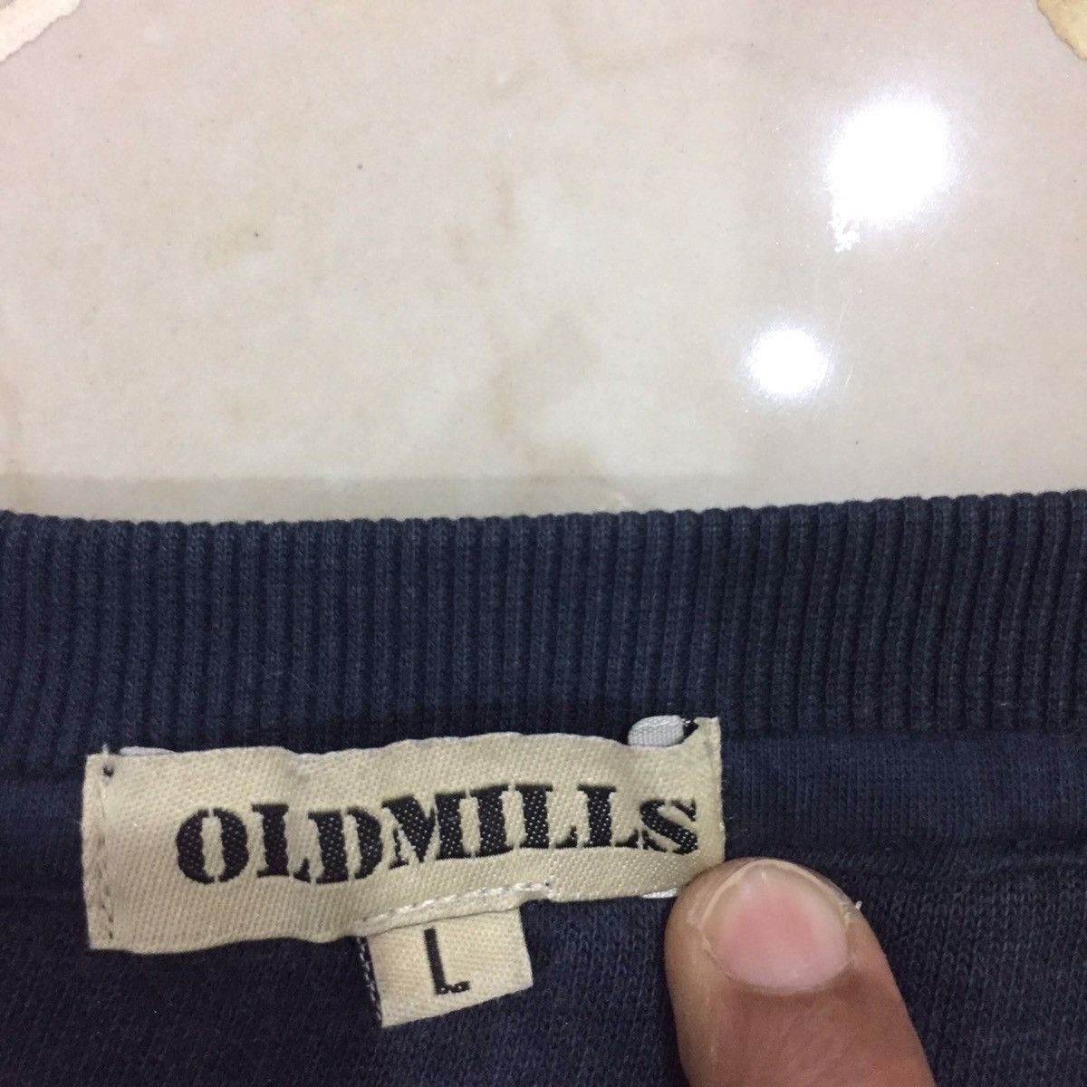 Japanese Brand oldmilis Sweatshirt size L Size US L / EU 52-54 / 3 - 7 Thumbnail