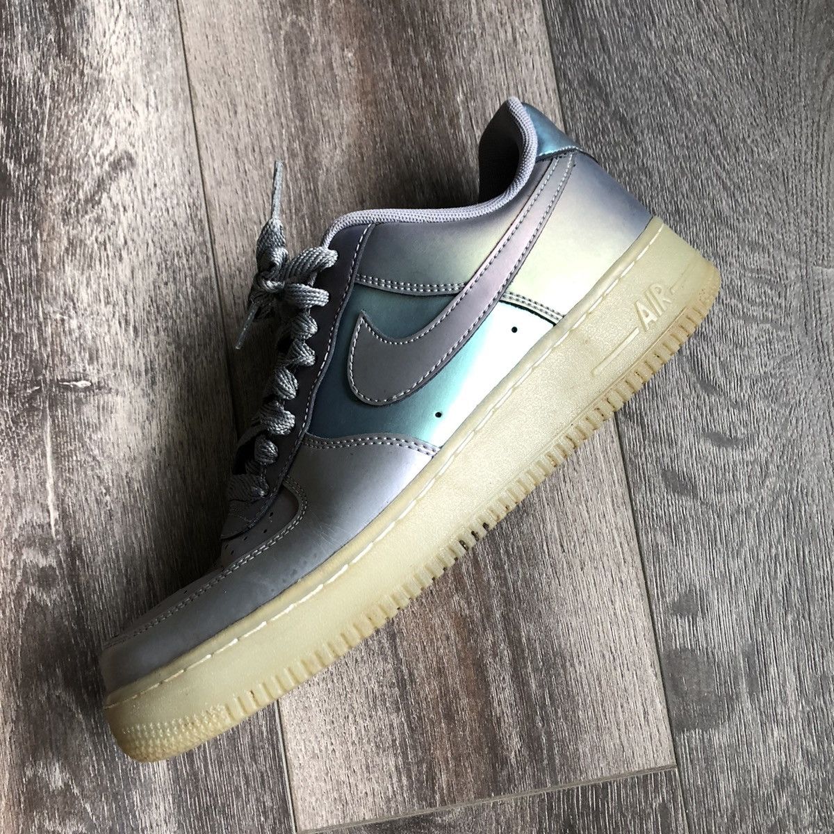 Nike Vintage Nike Air Force 1 Low 07 LV8 Iridescent Shoes Size US 8.5 / EU 41-42 - 9 Thumbnail