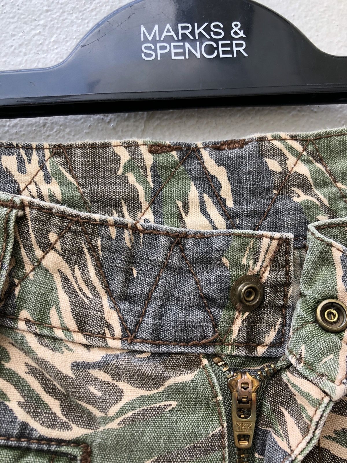 Vintage Vintage Men’s Bigi Tiger Stripes Camo Parachute Cargo Short Size US 31 - 10 Thumbnail
