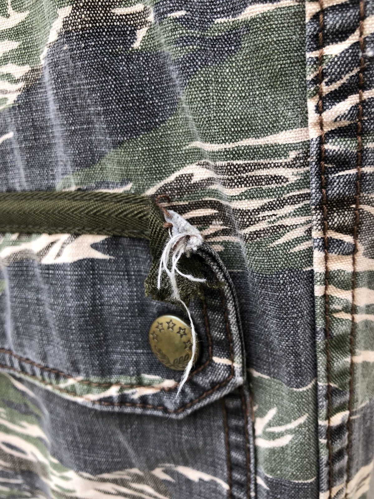 Vintage Vintage Men’s Bigi Tiger Stripes Camo Parachute Cargo Short Size US 31 - 9 Thumbnail