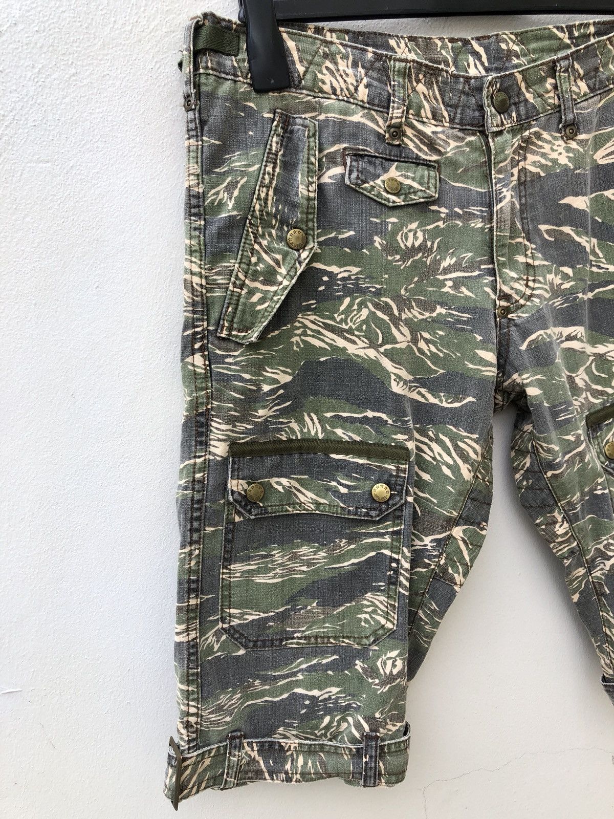 Vintage Vintage Men’s Bigi Tiger Stripes Camo Parachute Cargo Short Size US 31 - 7 Thumbnail