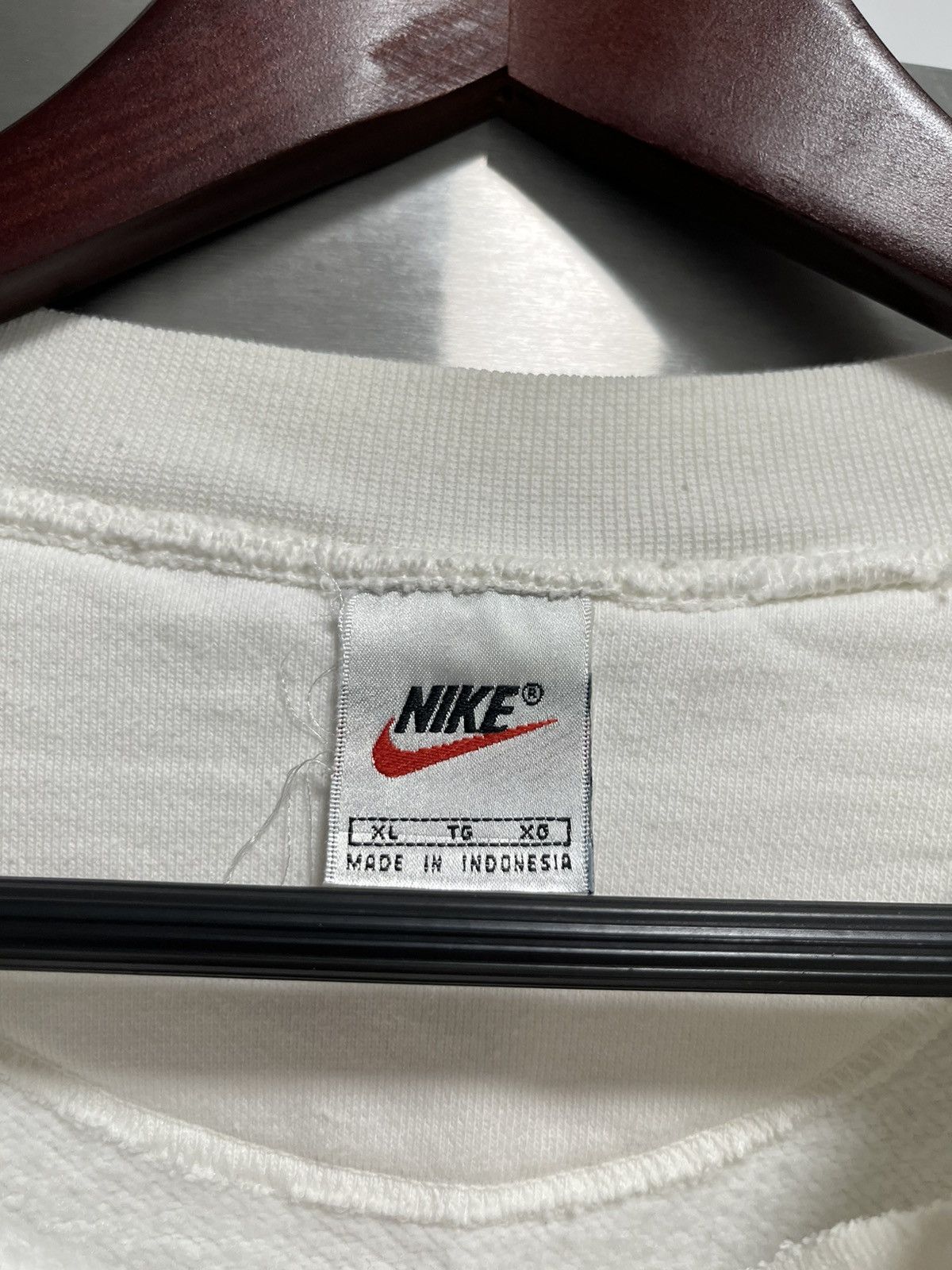 Vintage Vintage 90’s Nike Essential Side Swoosh White Crewneck XL Size US XL / EU 56 / 4 - 3 Thumbnail
